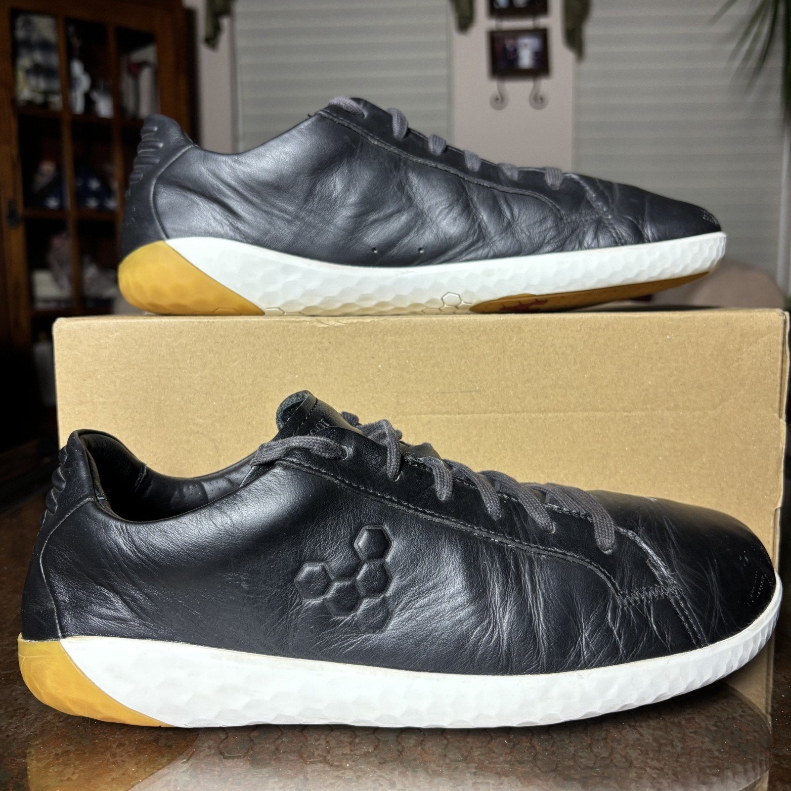 Vivobarefoot GEO Court II Shoes Mens 10 EU 43 Black Leather Barefoot Minimalist