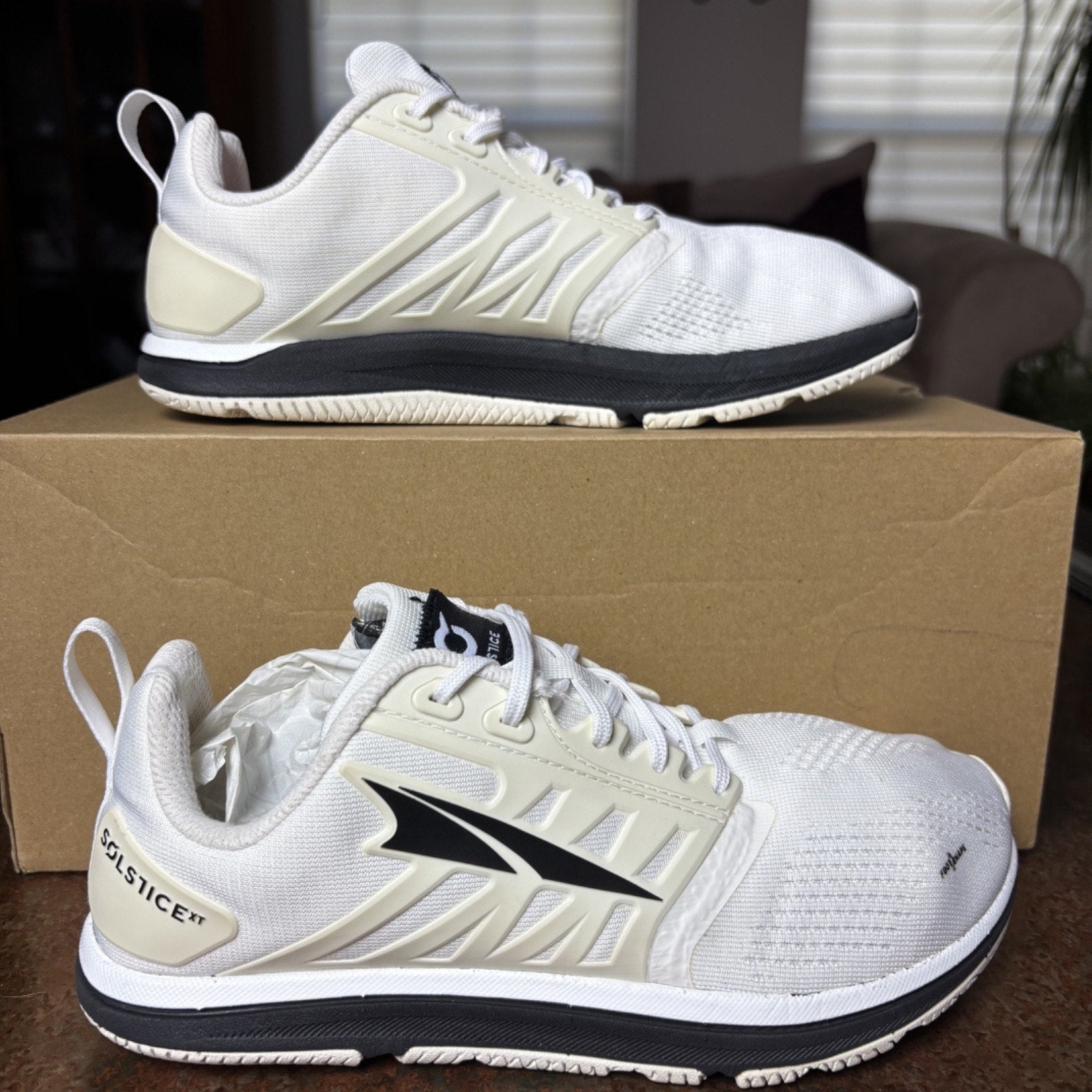 Altra Solstice XT Shoes Men's Size 6 White Black Cross Training Running Sneakers