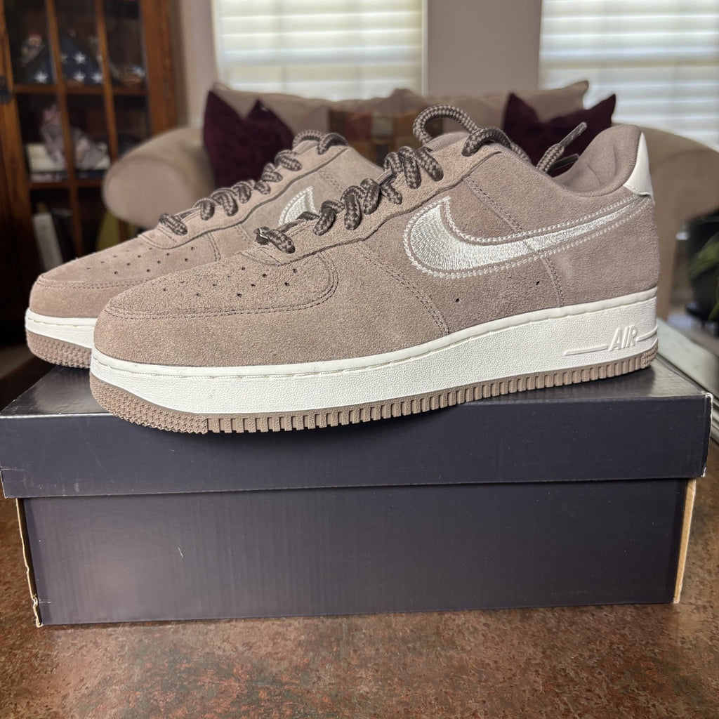 Nike Air Force 1 '07 LV8 Shoes Mens Size 10 Brown White Athletic Casual Sneakers