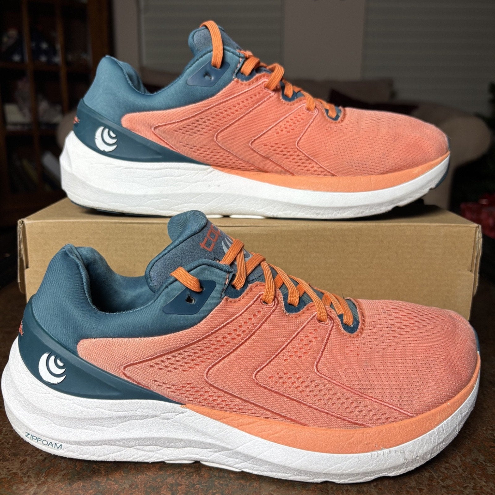 Topo Athletic Phantom 2 Shoes Women's Size 10 Pink Road Running Jogging Sneakers
