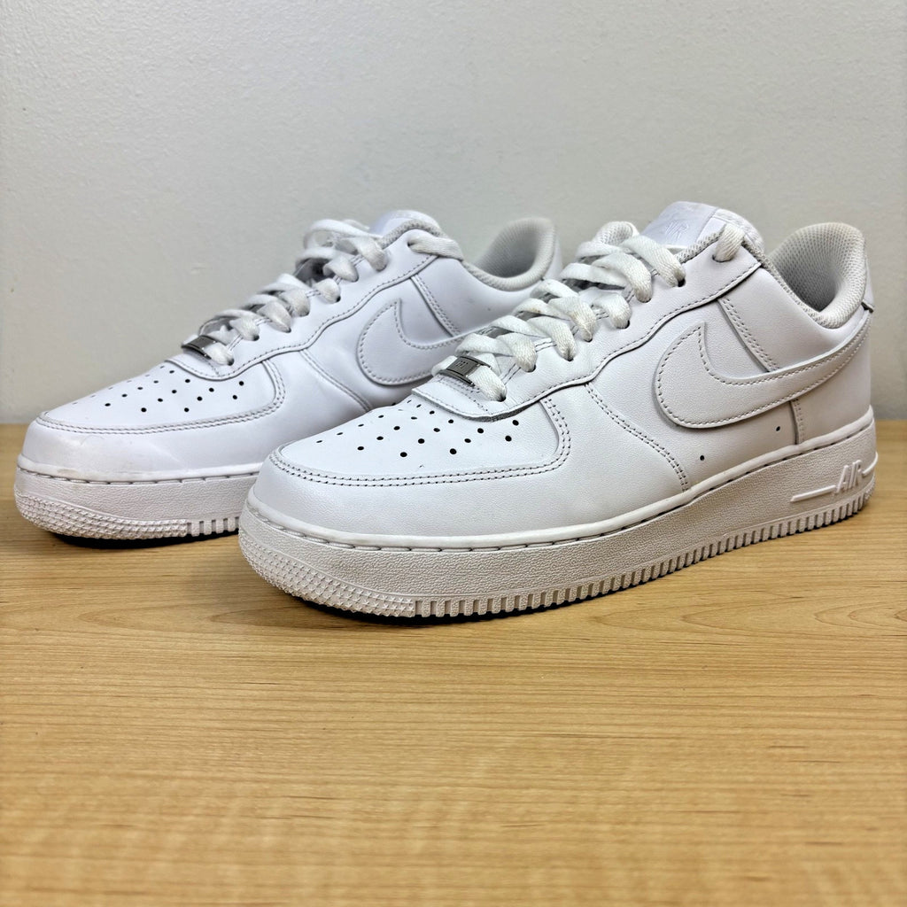 Nike Air Force 1 07 Low Mens Sz 9 Triple White Leather Lifestyle Casual Sneakers