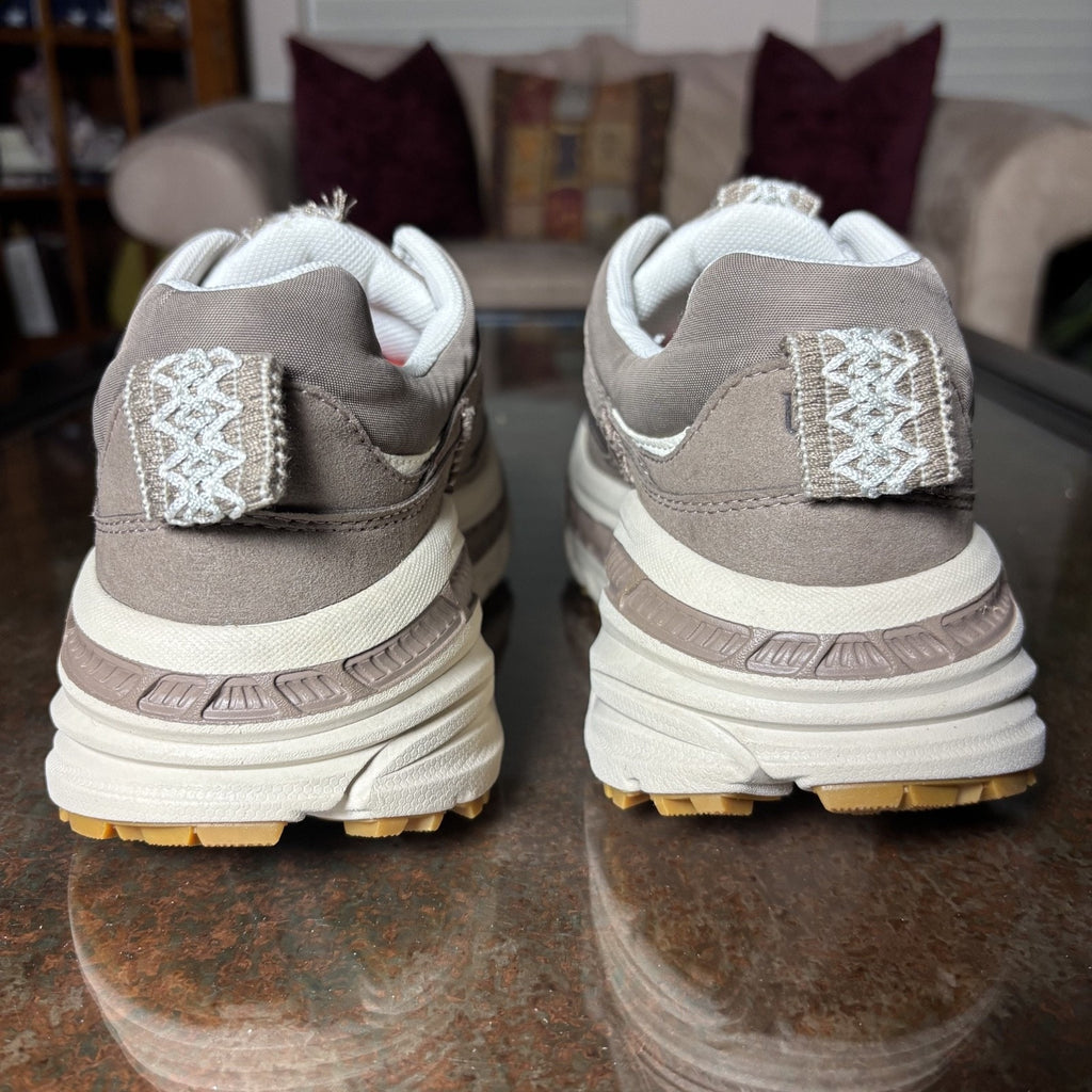 UGG CA805 Zip Shoes Womens Size 8 Brown Insulated Trail Running Athletic Sneaker