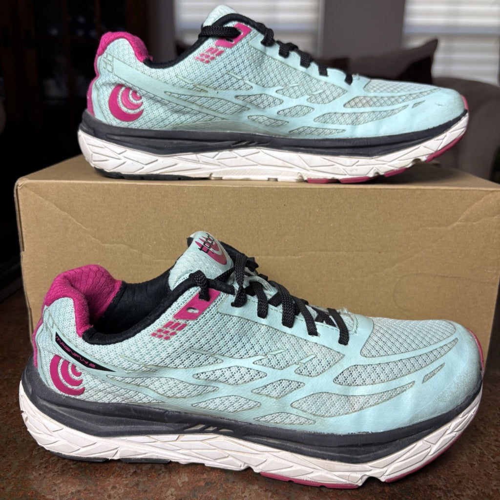 Topo Athletic Runventure 2 Shoes Women's Size 8 Blue Ice Raspberry Trail Running