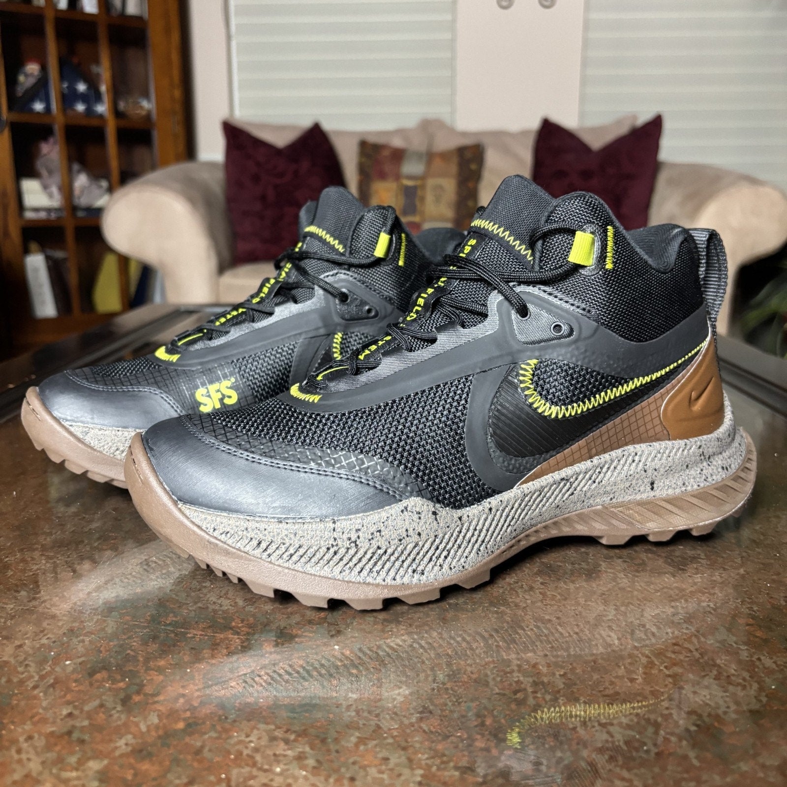 Nike React SFB Carbon Elite Men's 9 Black Tactical Hiking Trail Boots Athletic
