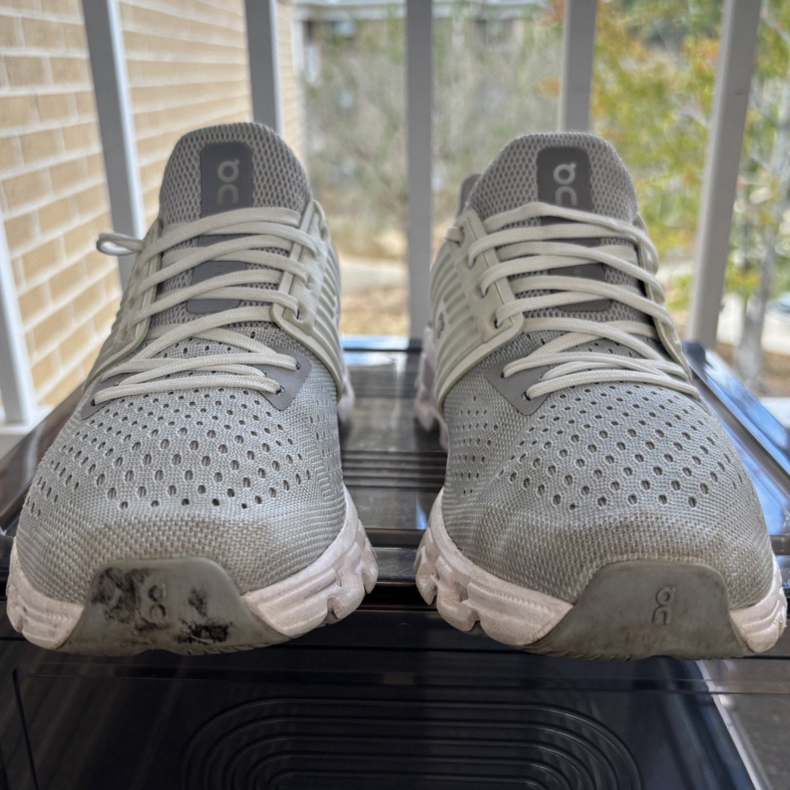 On Running Cloudswift Shoes Womens Sz 8 White Running Cmfort Athletic Sneakers