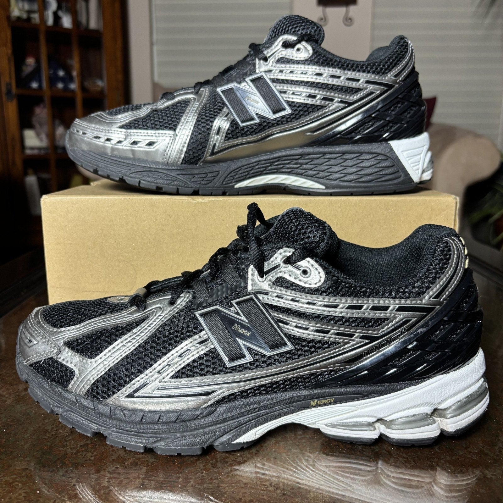 New Balance 1906R Shoes Men's 11.5 Black Metallic Silver Athletic Gym Sneakers
