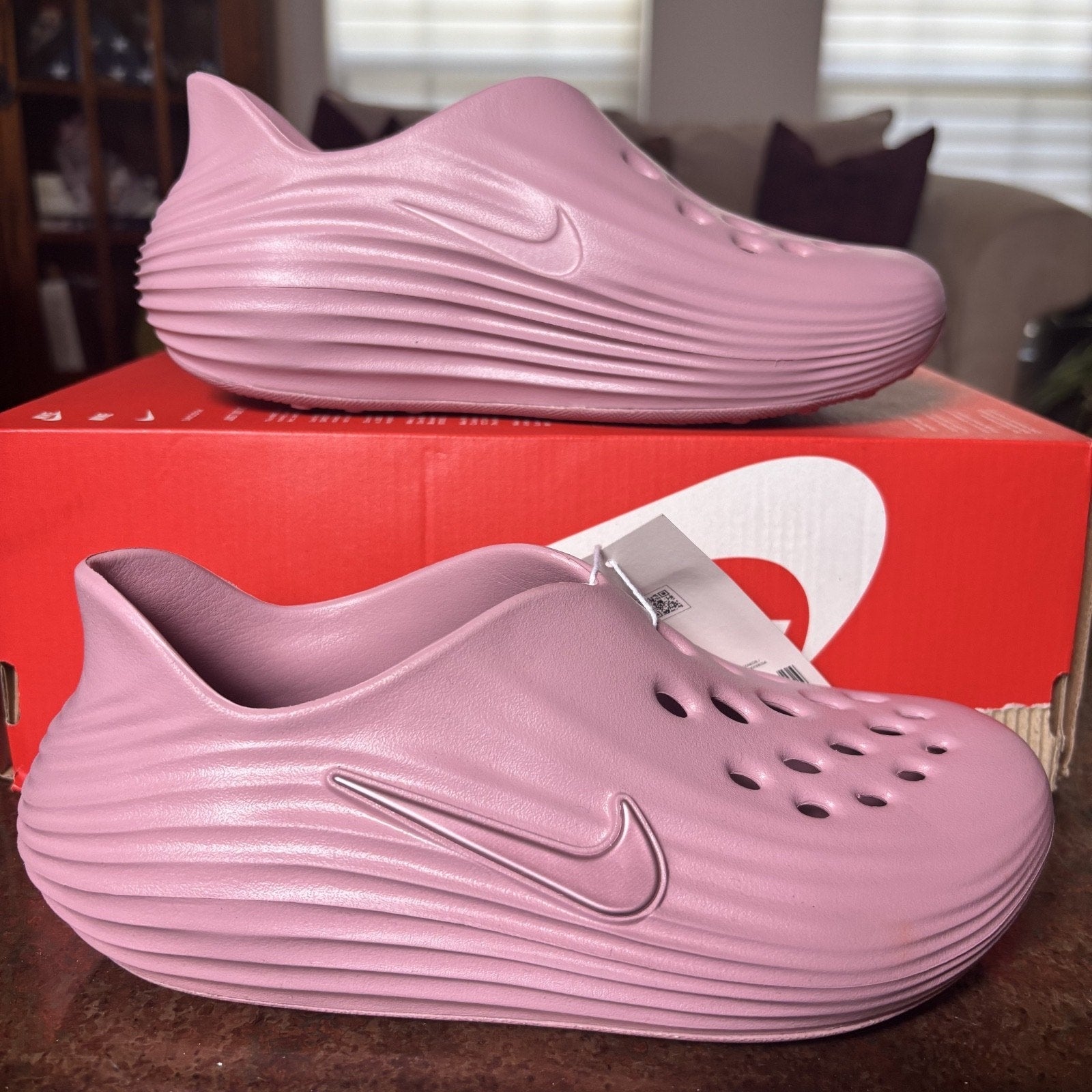 Nike ReactX Rejuven8 Women's Size 6 Pink Sandal Clogs Recovery Comfort Slip-On
