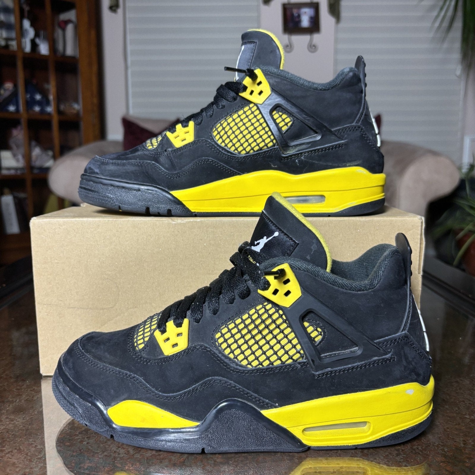 Air Jordan 4 Retro Thunder GS Size 7 Black Yellow Basketball Gym Shoes Sneakers