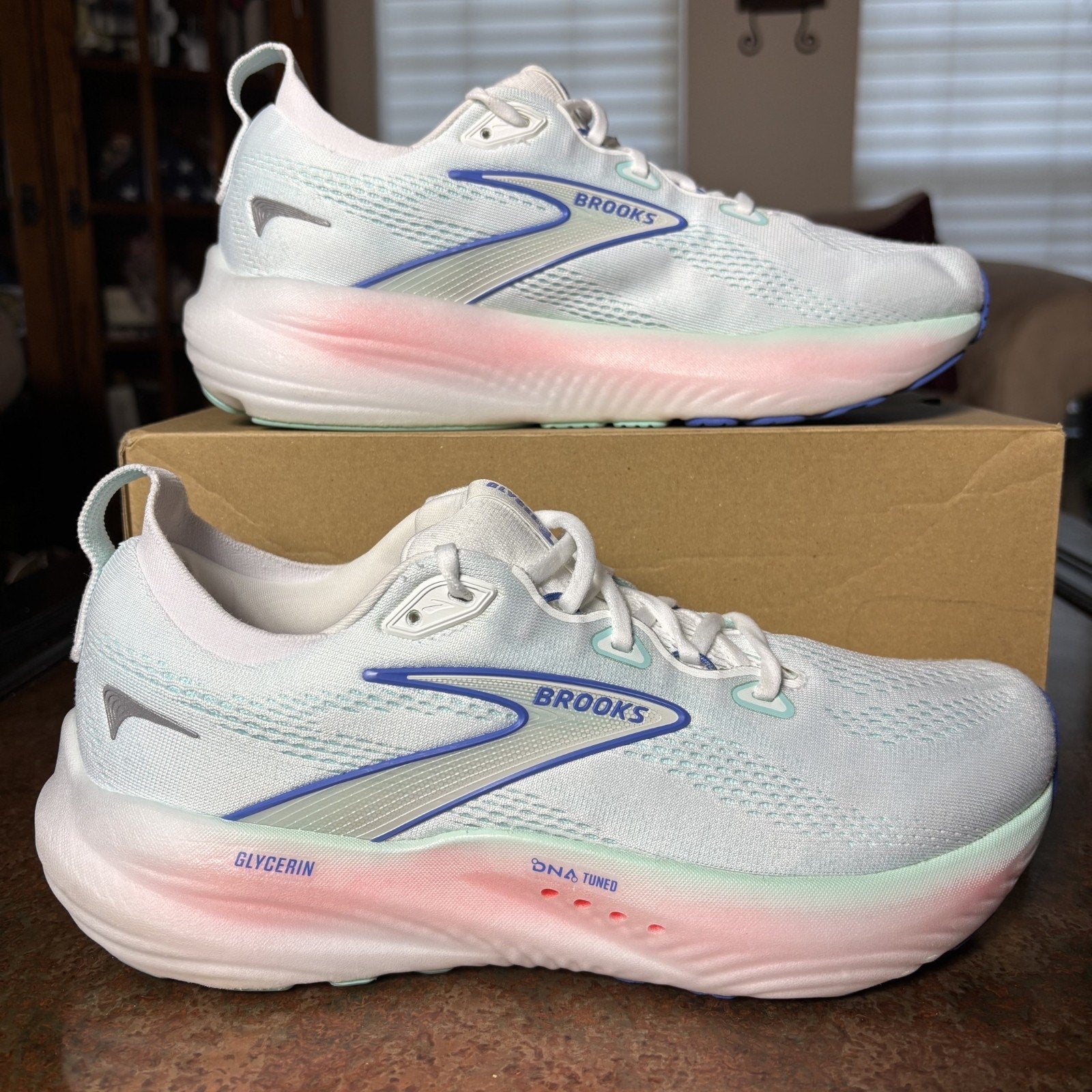 Brooks Glycerin 22 Womens Size 11 White Blue Pink Walking Running Shoes Sneakers