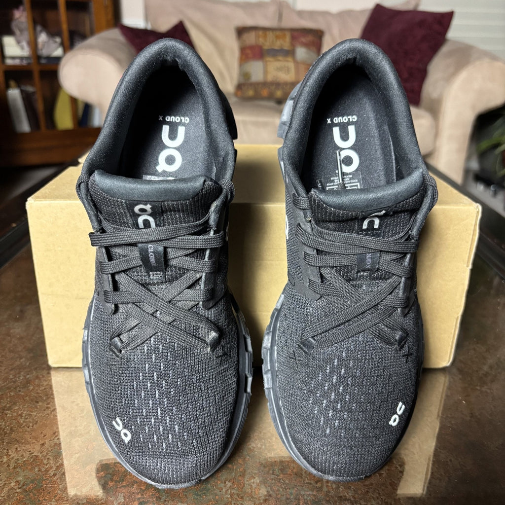 On Cloud X 4 Shoes Womens Size 8 Black Road Running Athletic Gym Comfort Sneaker