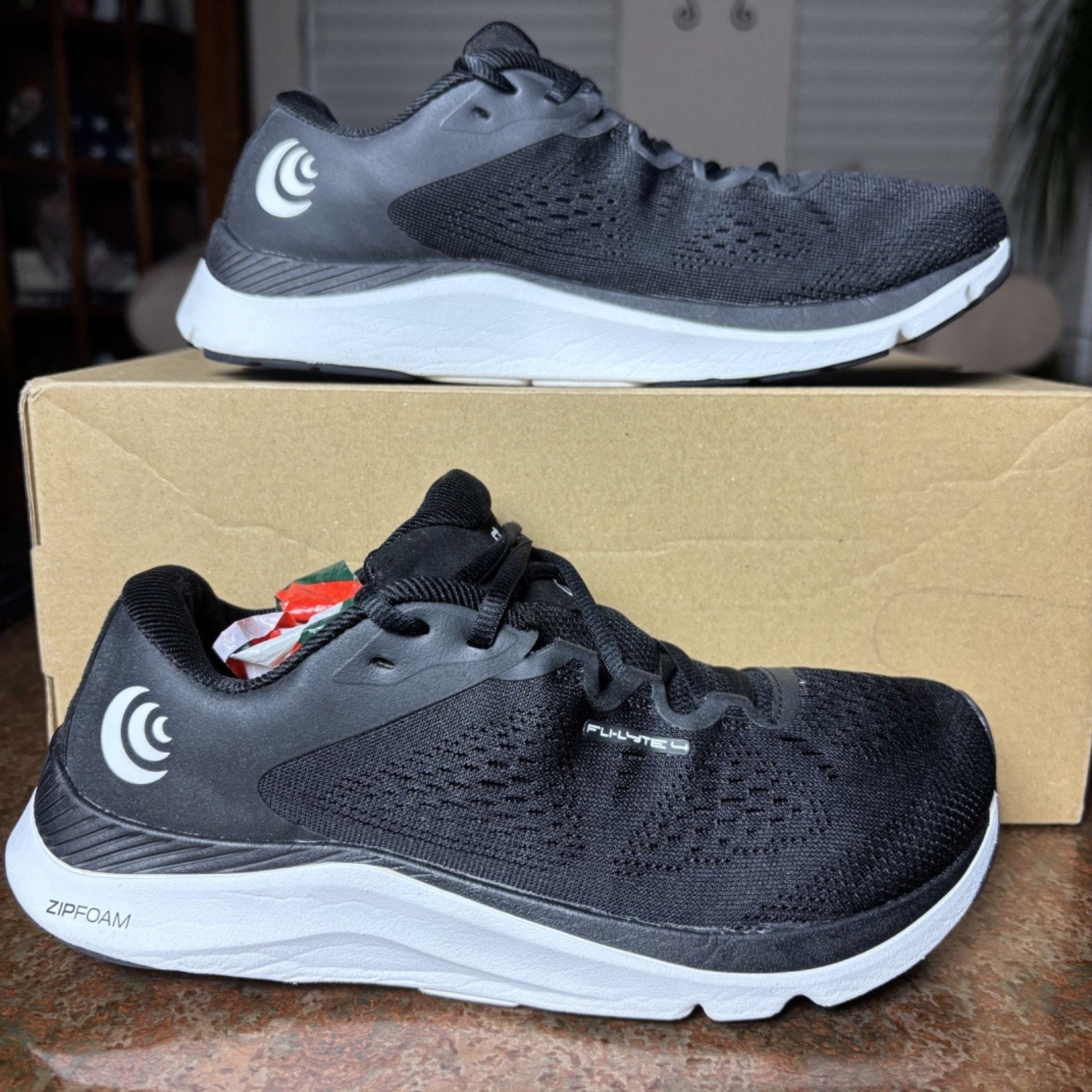 Topo Athletic Fli Lyte 4 Shoes Women's 6.5 Black White Running Athletic Sneakers