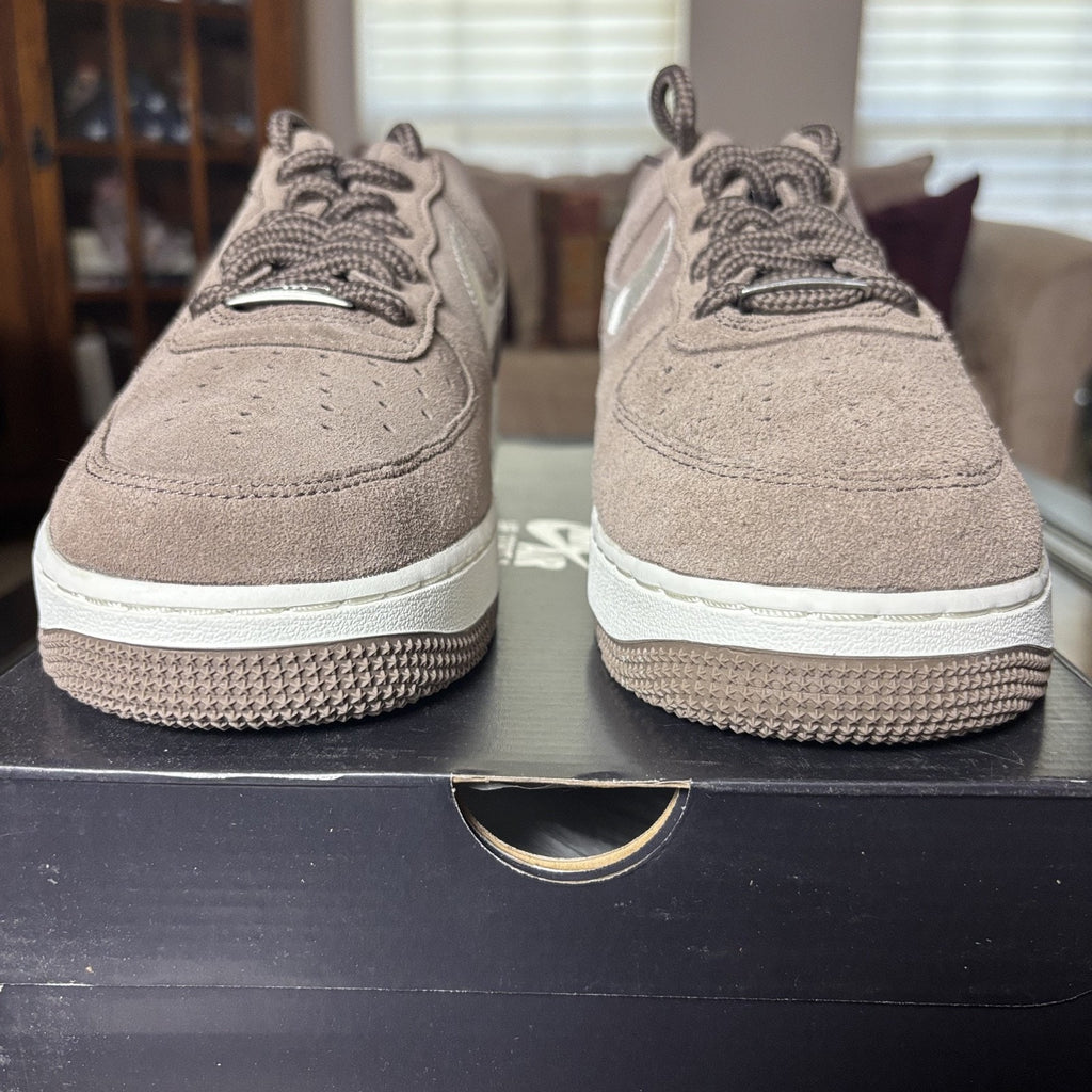 Nike Air Force 1 '07 LV8 Shoes Mens Size 10 Brown White Athletic Casual Sneakers
