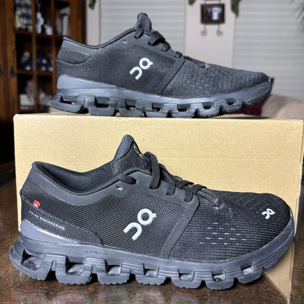 On Cloud X 4 Shoes Womens Size 8 Black Road Running Athletic Gym Comfort Sneaker