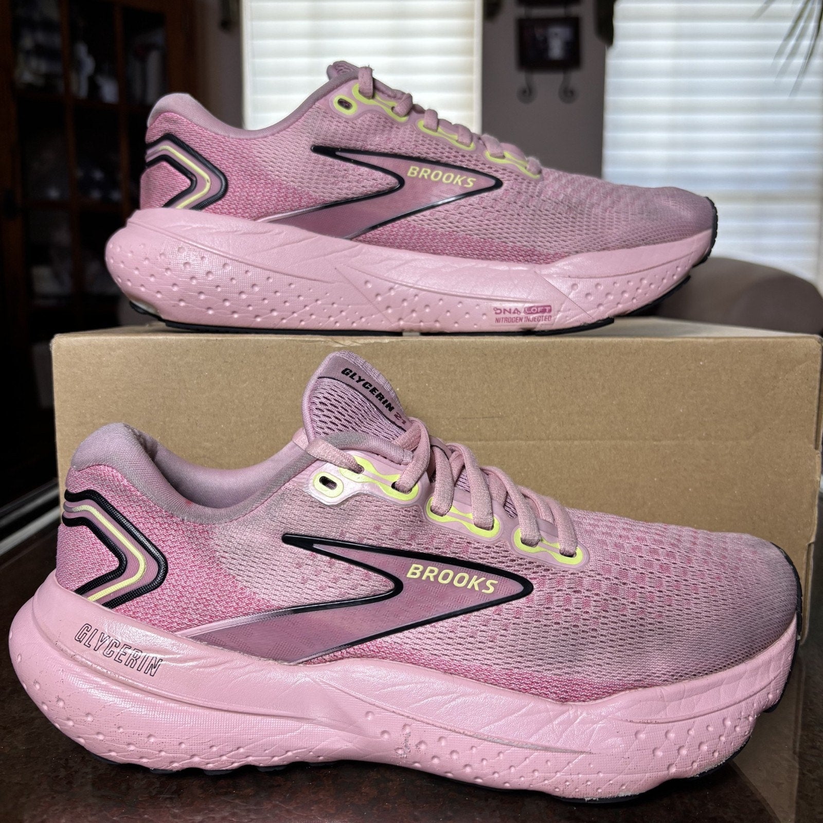 Brooks Glycerin 21 Shoes Womens Size 8.5 Pink Road Running Athletic Gym Sneakers