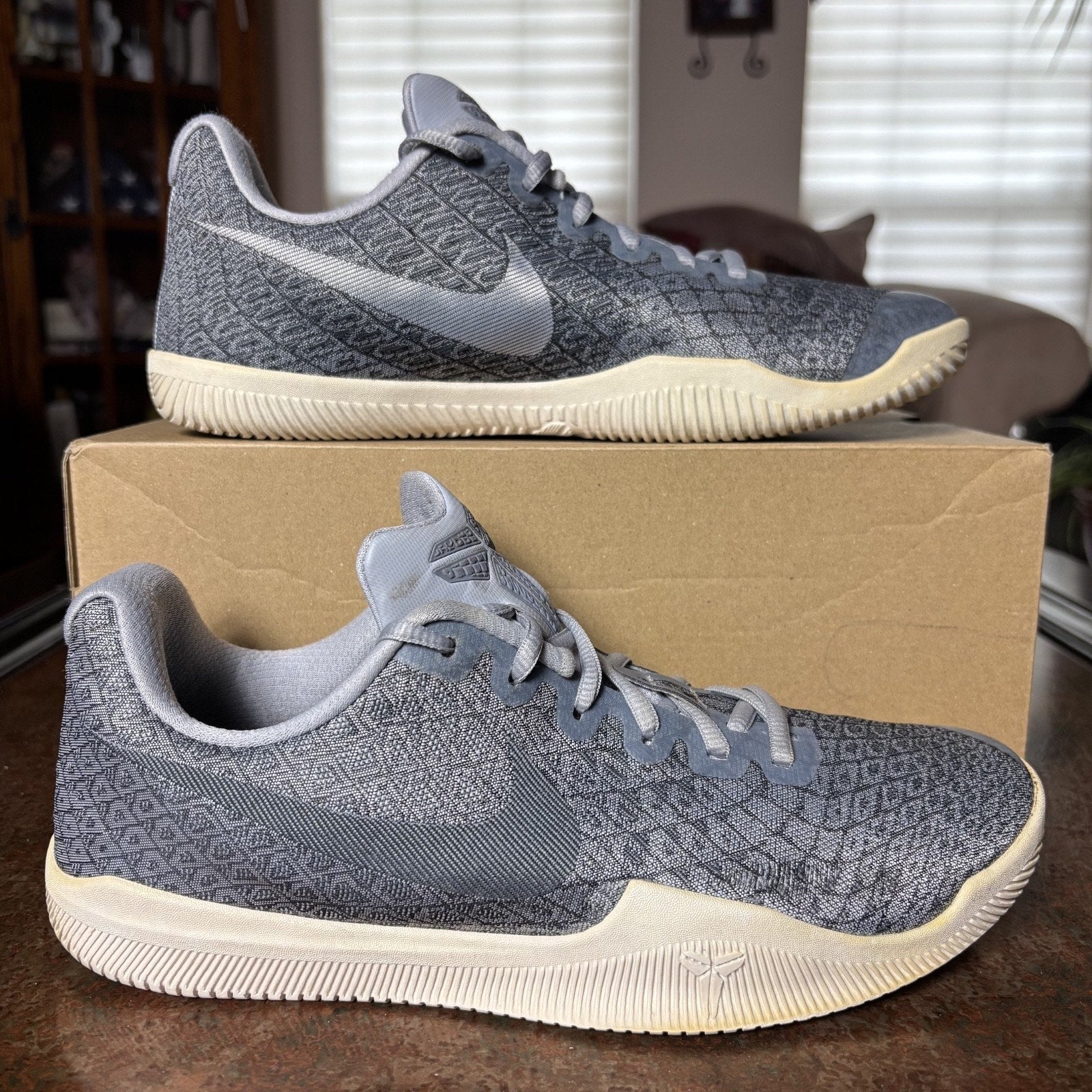 Nike Kobe Mamba Instinct Basketball Shoes Mens Size 9.5 Grey Athletic Sneakers