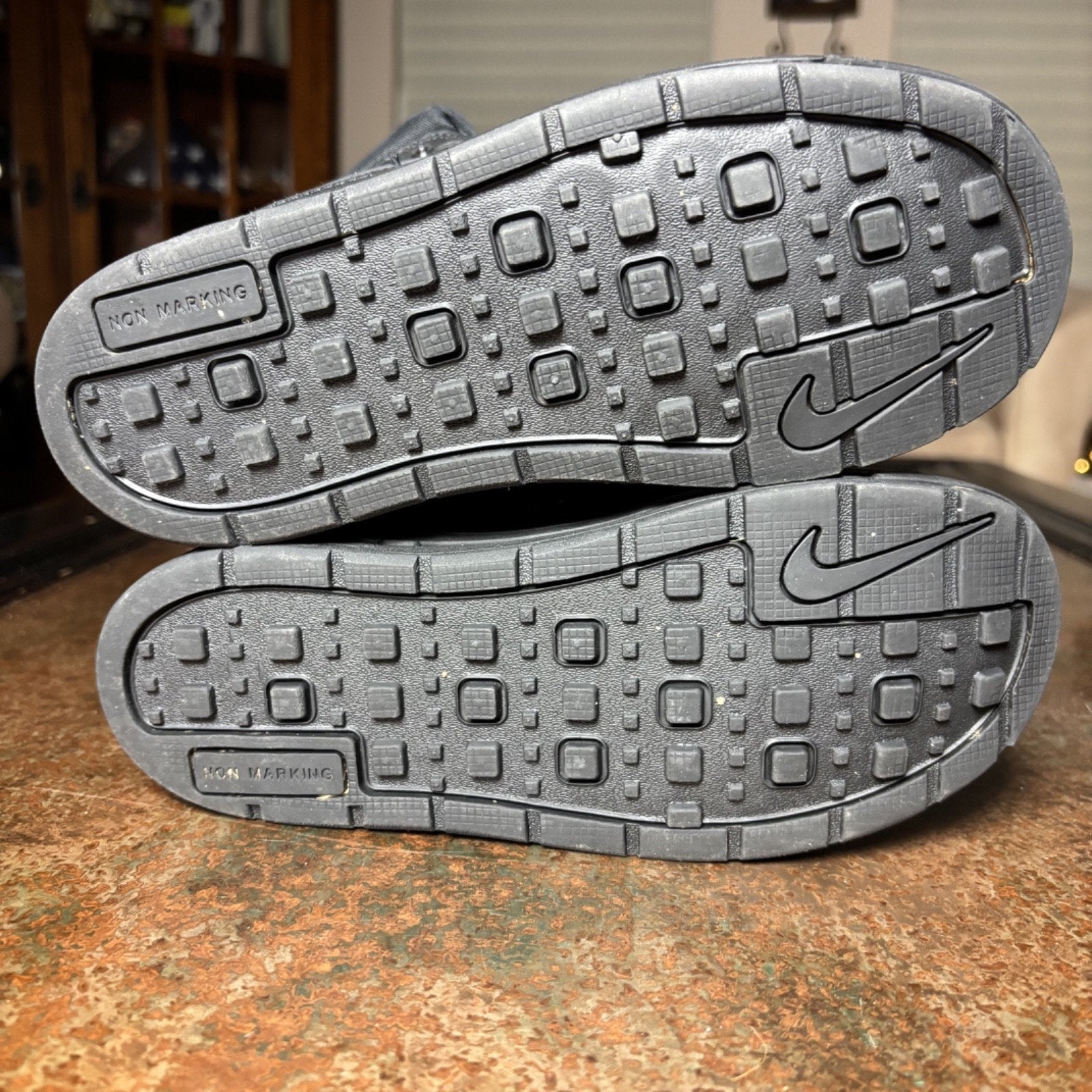 Nike ACG Woodside 2 High Bottom Kids Sz 3 Black Leather Outdoor Shoes 524873-004