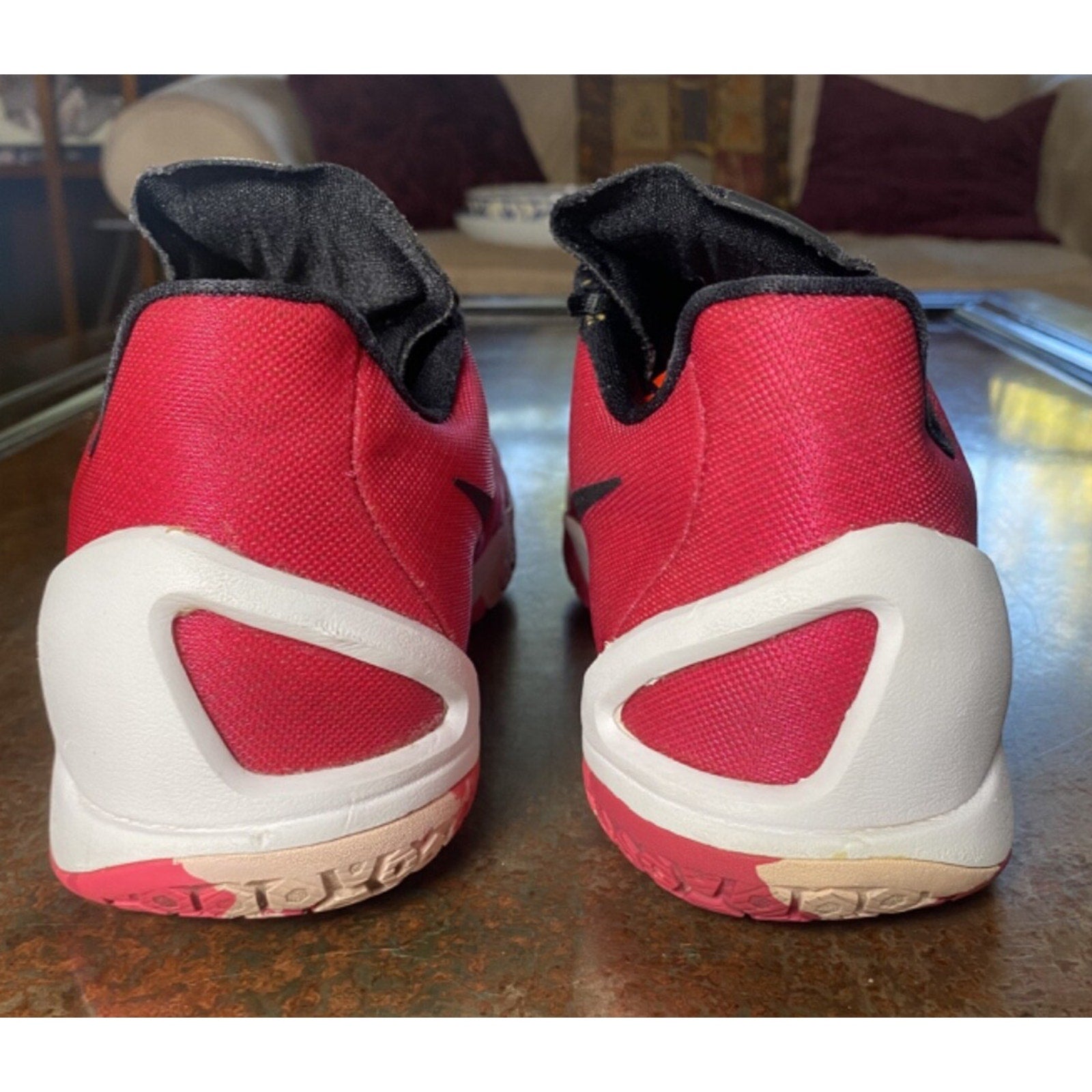 Nike Hyperchase TB Shoes Womens 10 Think Pink Basketball Gym Volleyball Sneakers