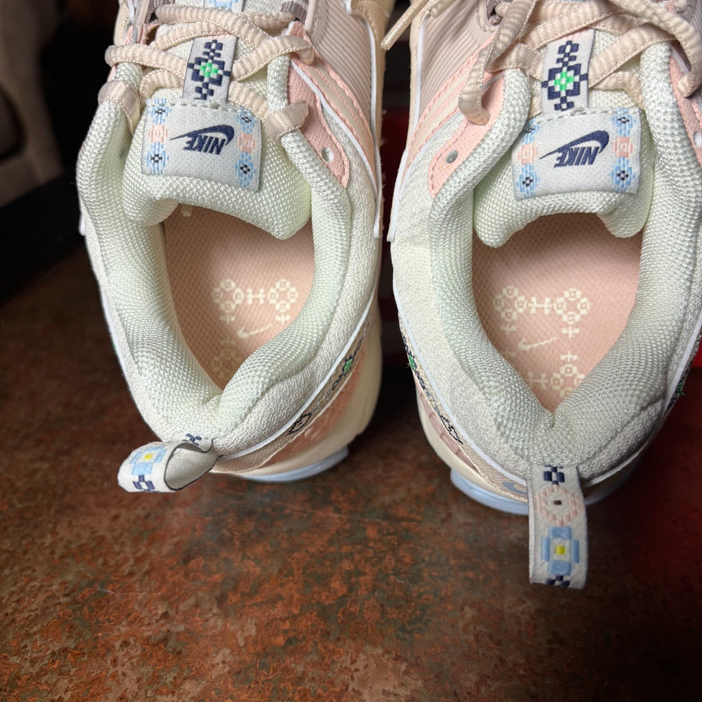 Nike Zoom Vomero 5 Beige Casual Lifestyle Comfort Shoes Sneakers Women's Sizes