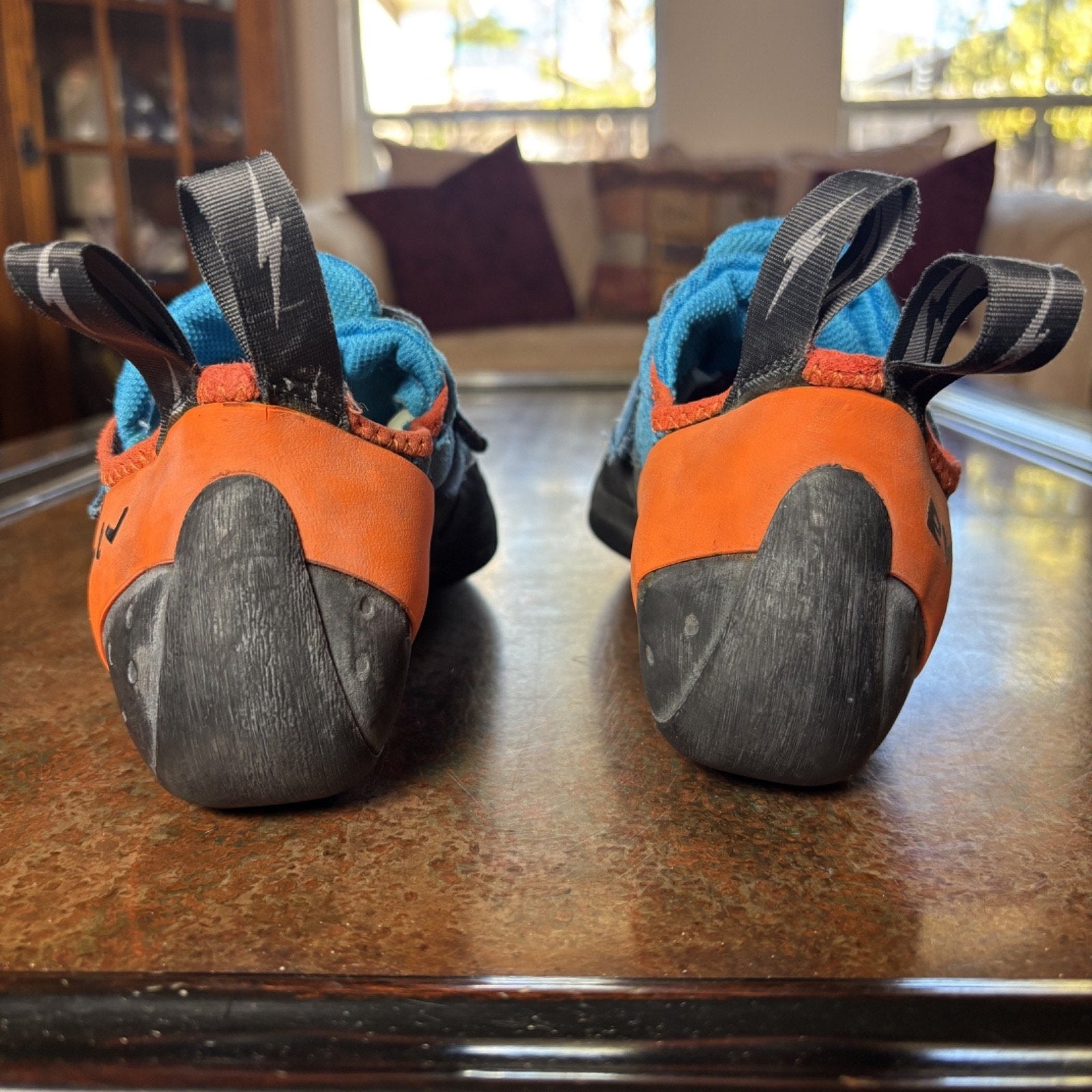 Evolv Shaman Climbing Shoes Mens Size 9 Blue Orange Bouldering Sneakers Strap On
