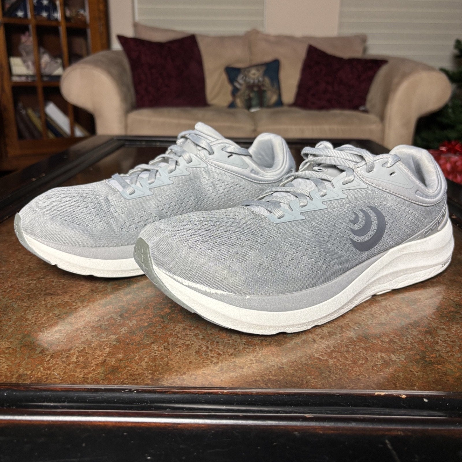 Topo Phantom 3 Shoes Men's Size 12 Grey Road Running Athletic Sneakers 5mm Drop