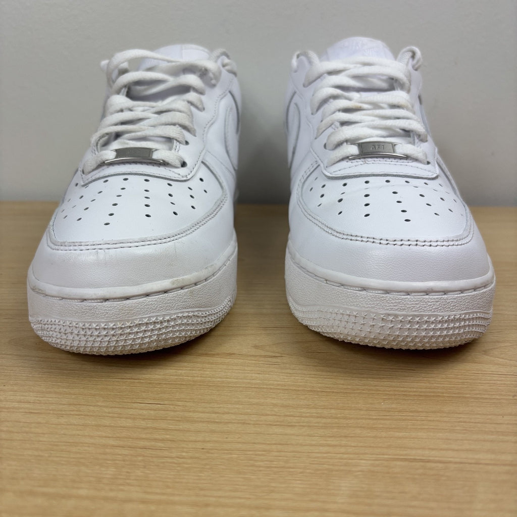 Nike Air Force 1 07 Low Mens Sz 9 Triple White Leather Lifestyle Casual Sneakers