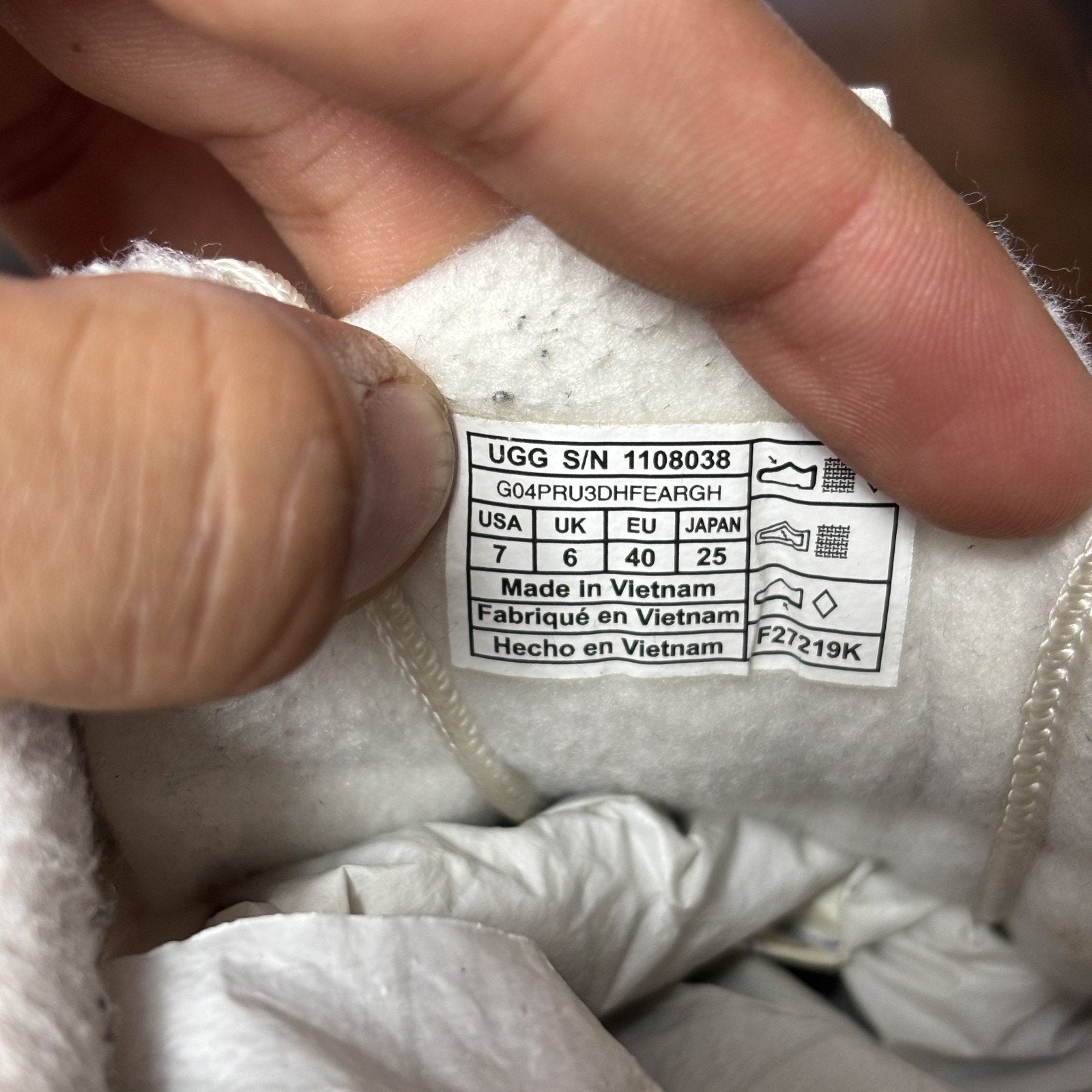 UGG Miwo Trainer Low Mono Shoes Women's 8 White Grey Insulated Outdoor Sneakers