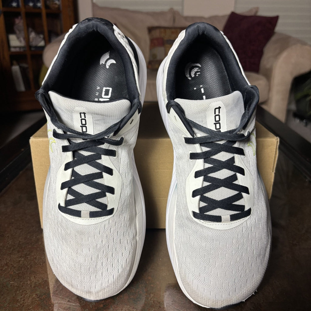 Topo Athletic Atmos Shoes Mens Size 10.5 Grey Road Running Cushioned Gym Sneaker