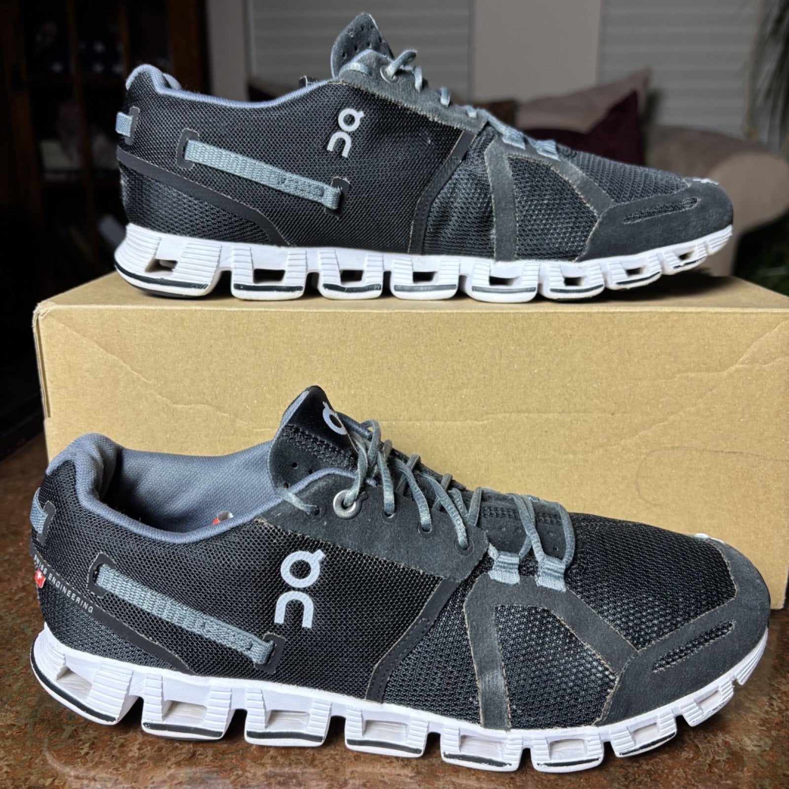 On Running Cloud Shoes Womens Sz 9.5 Black White Lifestyle Road Running Sneakers