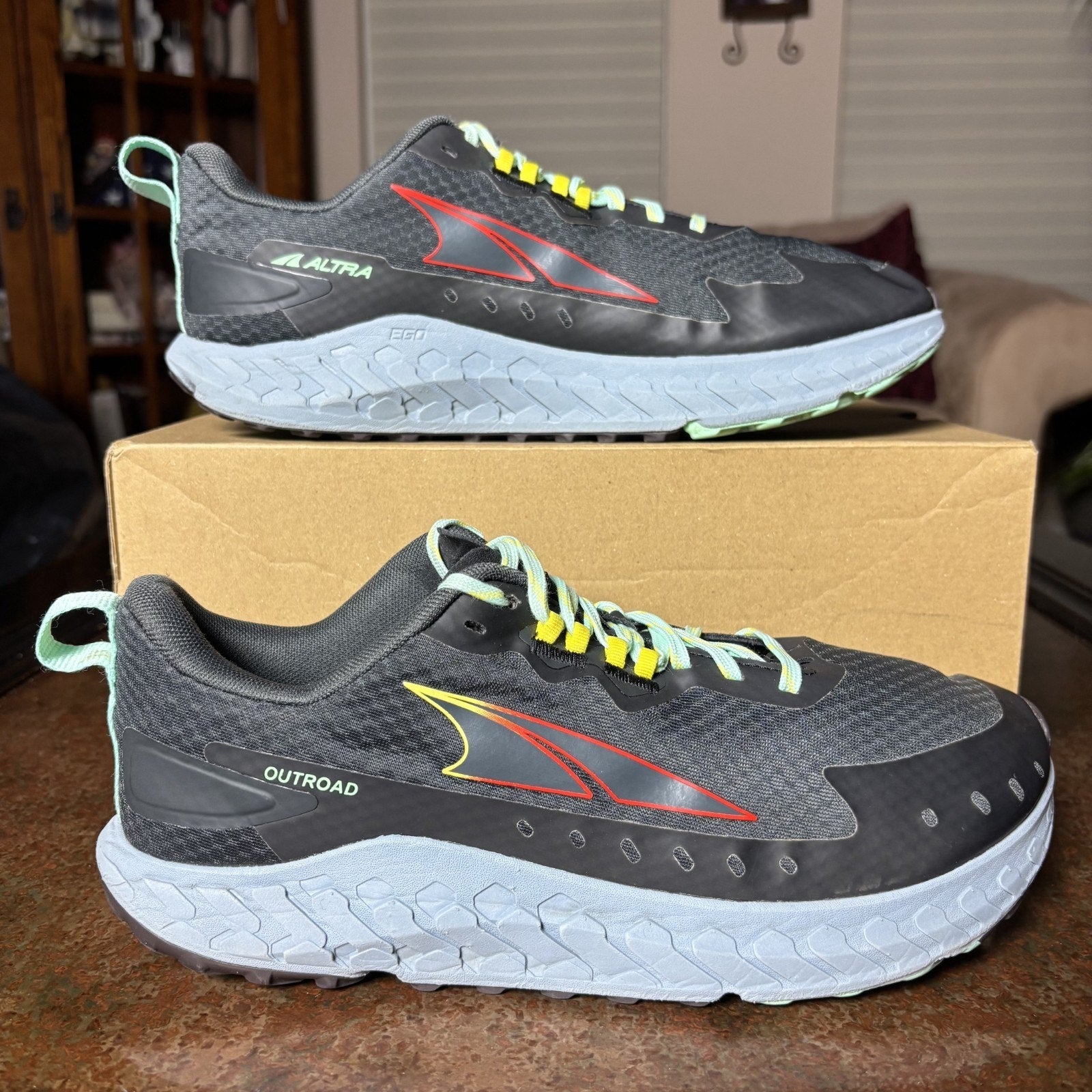 Altra Outroad Shoes Mens Size 10 Grey Trail Running Athletic Outdoor Sneakers