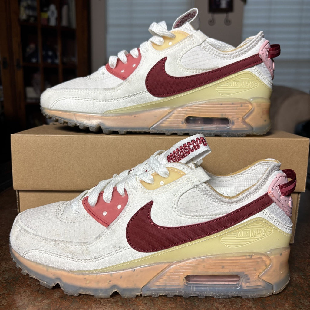 Nike Air Max 90 Terrascape Shoes Womens 9 White Pink Athletic Lifestyle Sneakers
