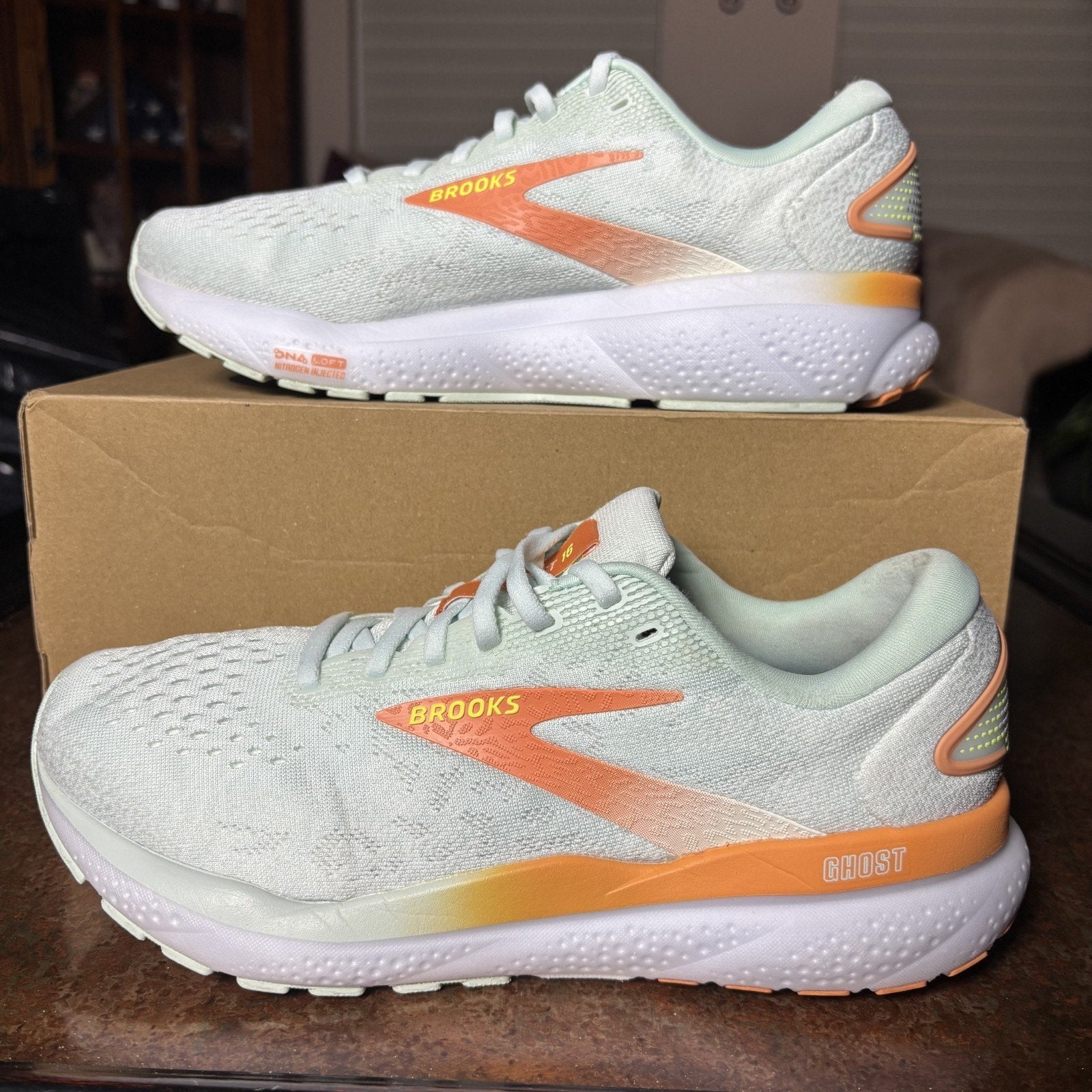 Brooks Ghost 16 Shoes Women's Size 9.5 Mint Green Road Running Athletic Sneakers