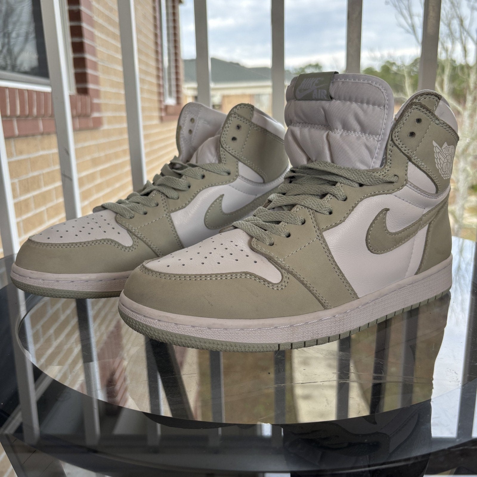 Nike Air Jordan 1 Retro OG High Seafoam Sneakers Women's Sz 10 Green White Shoes