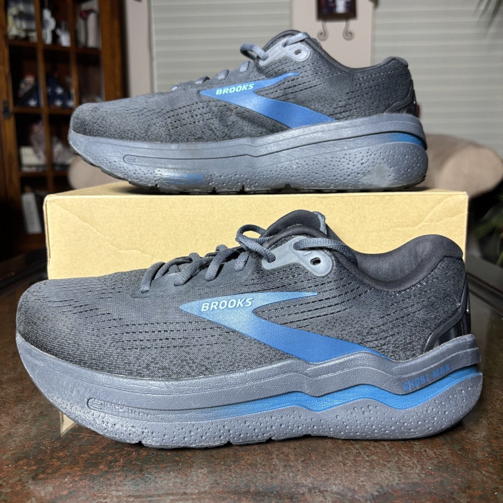 Brooks Ghost Max 2 Shoes Mens 10 4E Wide Black Blue Athletic Running Sneakers