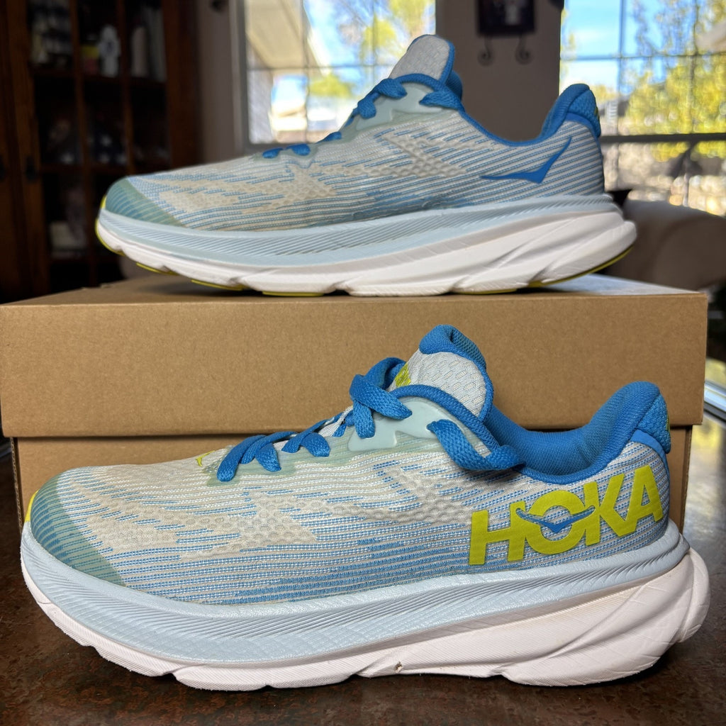 Hoka One One Clifton 9 Shoes Women's Size 7 Blue Athletic Road Running Sneakers