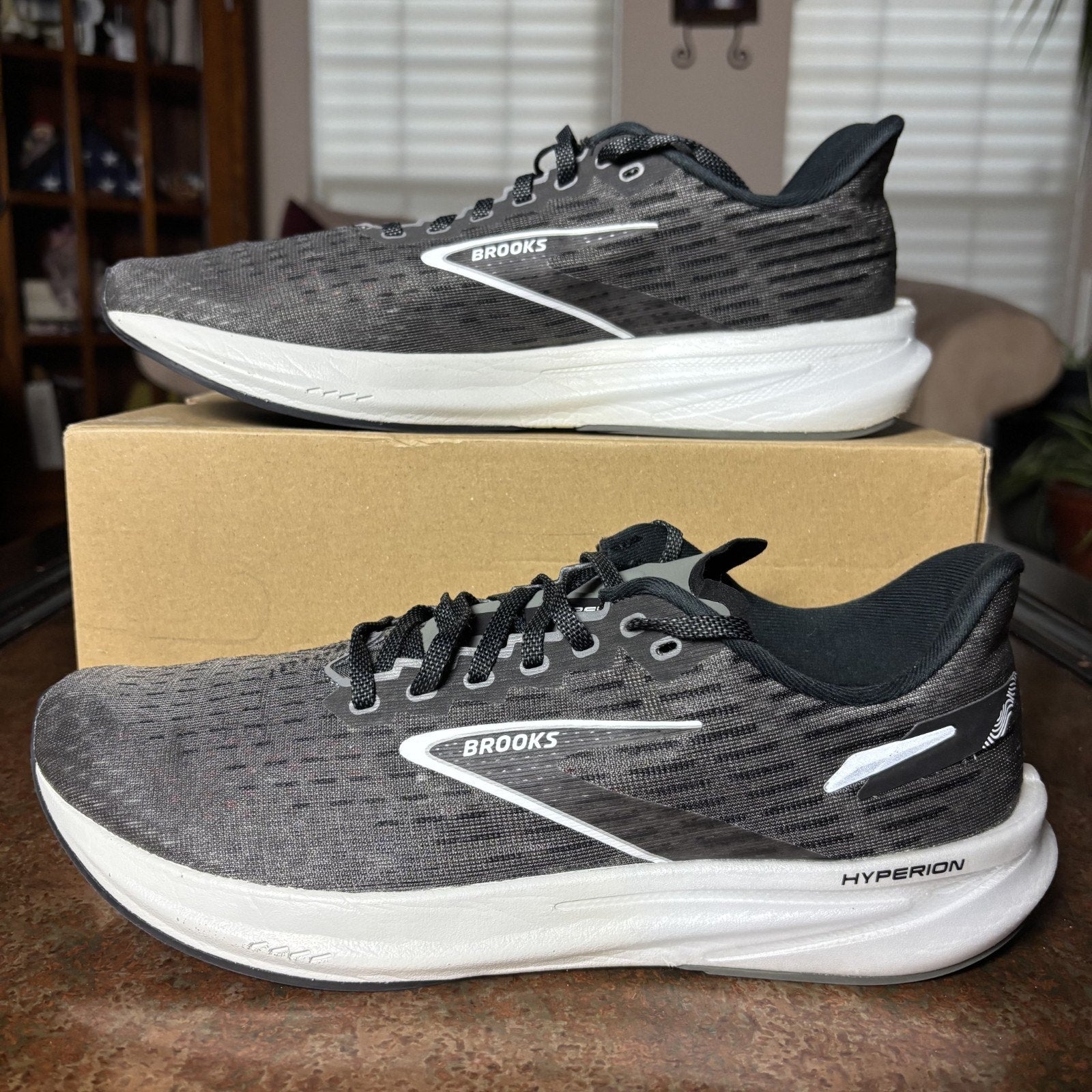 Brooks Hyperion Mens Size 11.5 Grey Black Athletic Road Running Shoes Sneakers
