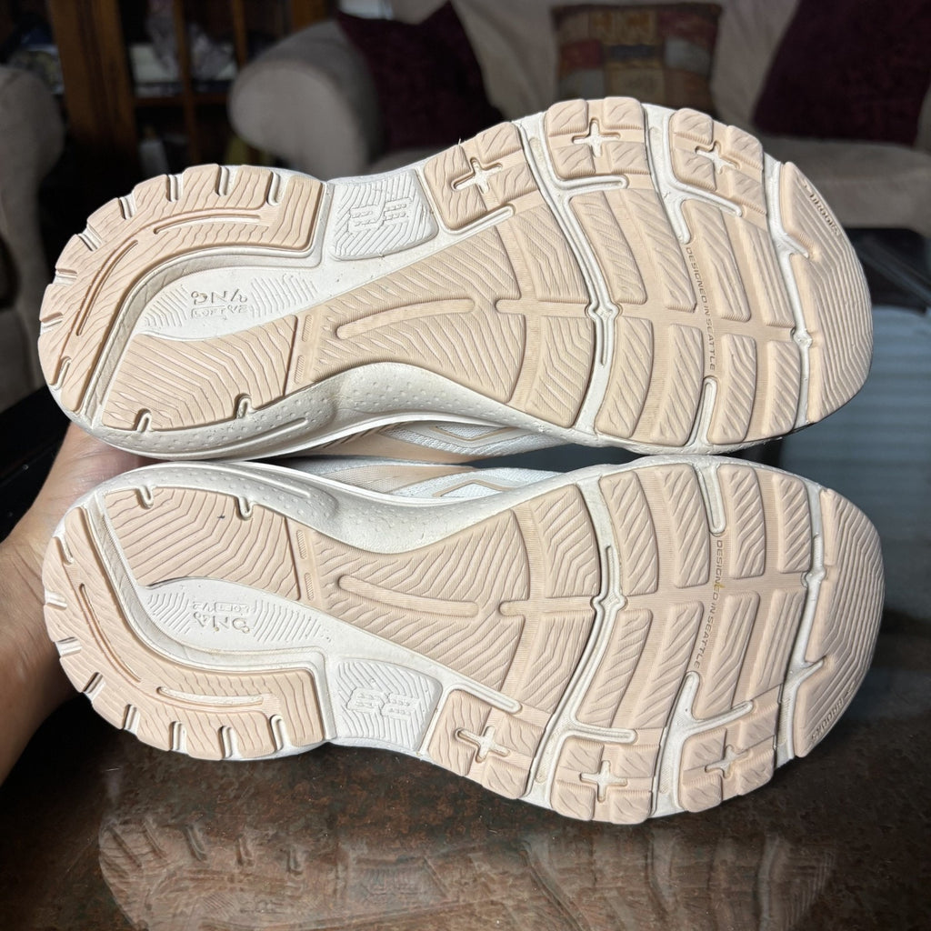 Brooks Adrenaline GTS 23 Shoes Womens Size 7 Beige Road Running Athletic Sneaker