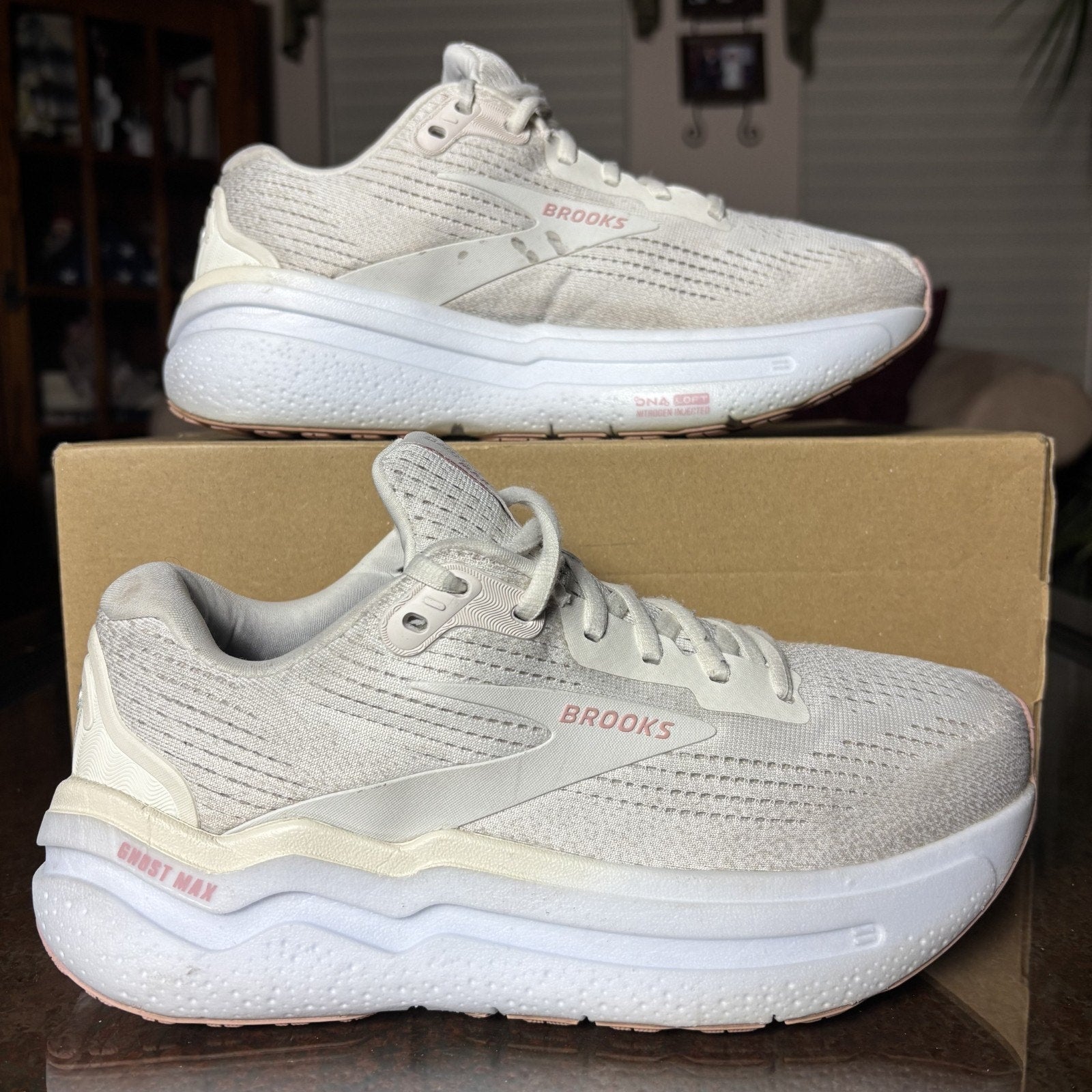 Brooks Ghost Max 2 Shoes Womens 7.5 D Wide Road Running Athletic Comfort Sneaker