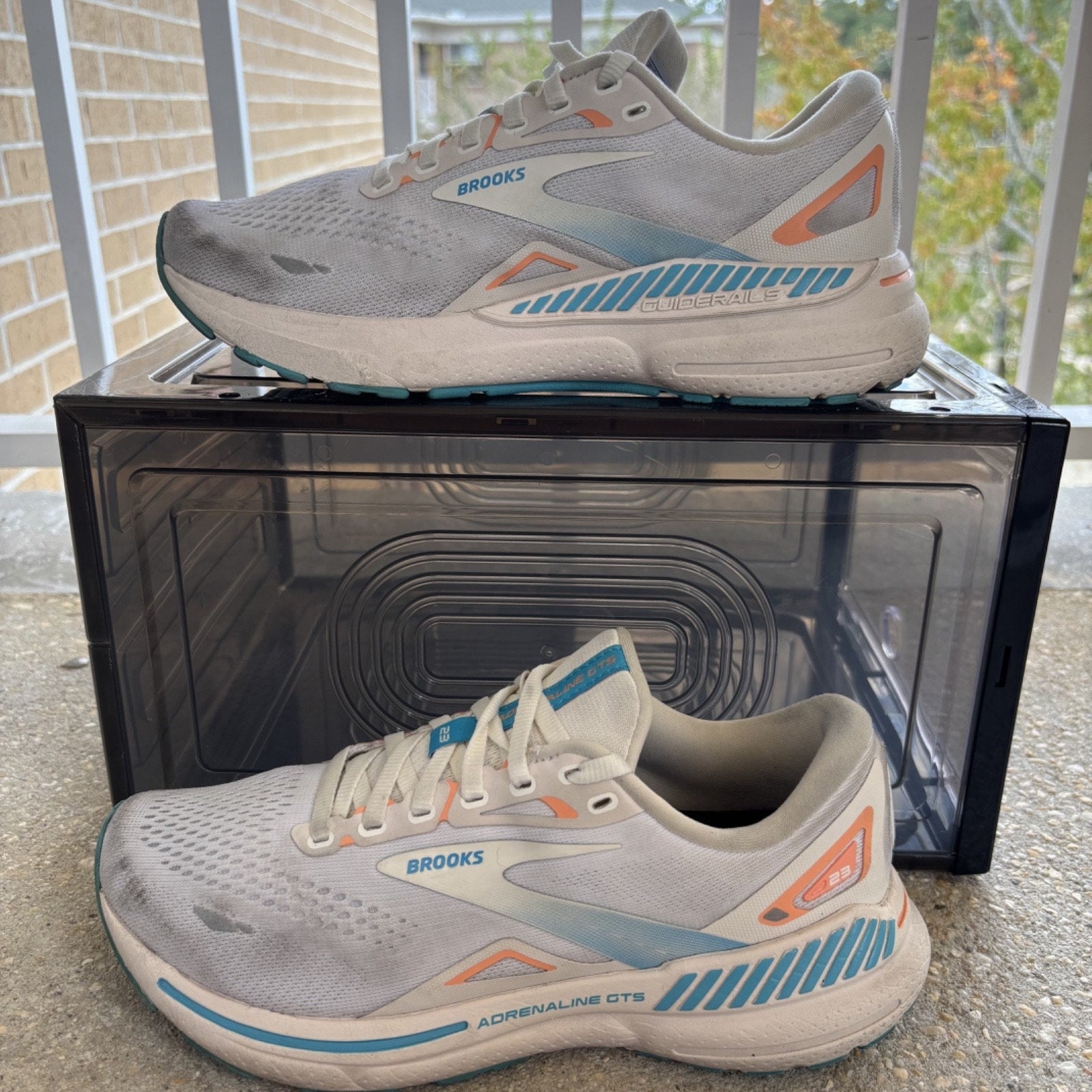 Brooks Womens Adrenaline GTS 23 Shoes Womens 8 White Running Athletic Sneakers