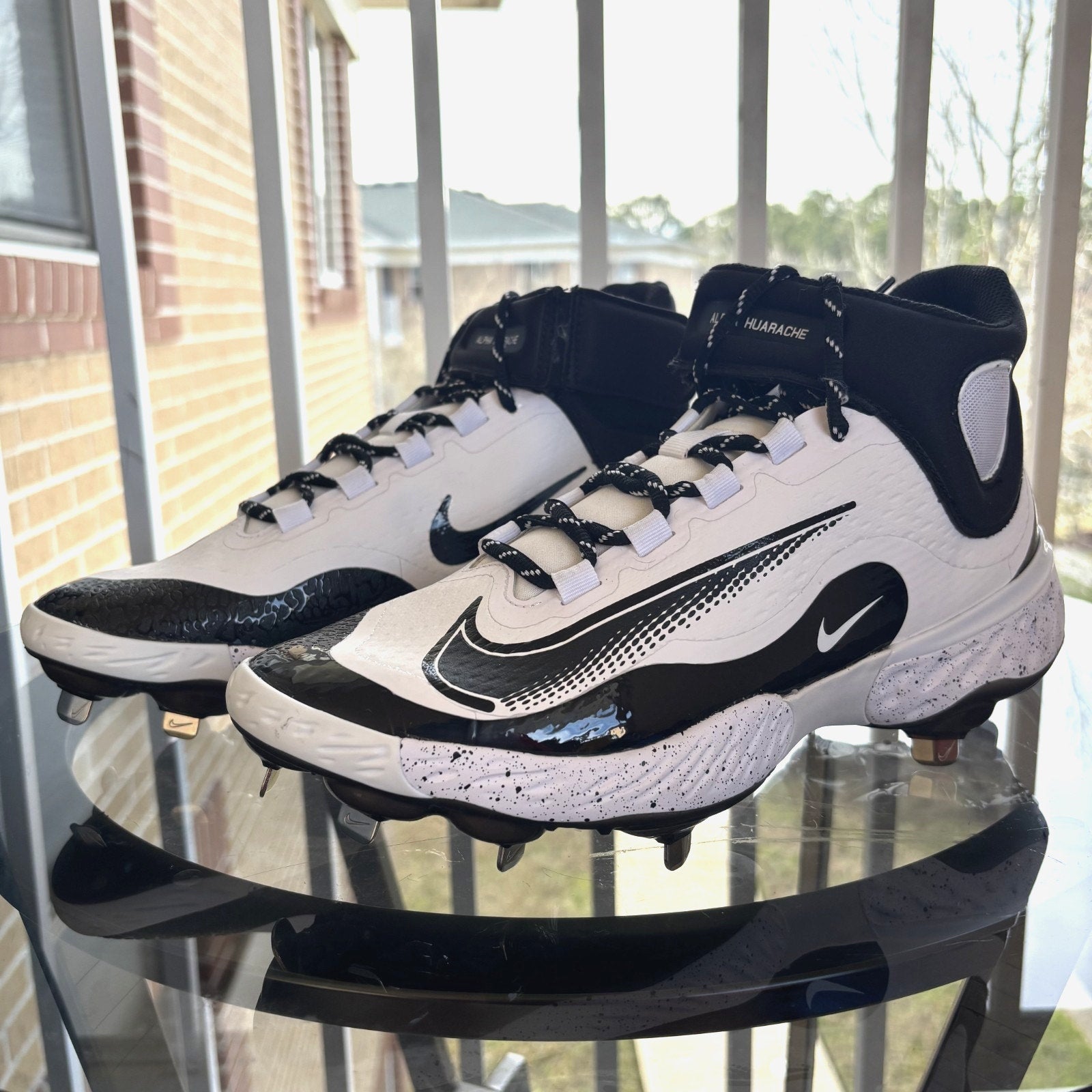 Men Nike Alpha Huarache Elite 4 Mid Baseball Cleats Mens Size 8 White Black NEW