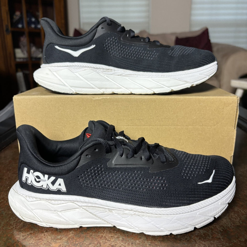 Hoka One One Arahi 7 Womens 9D Wide Black White Running Athletic Stability Shoes