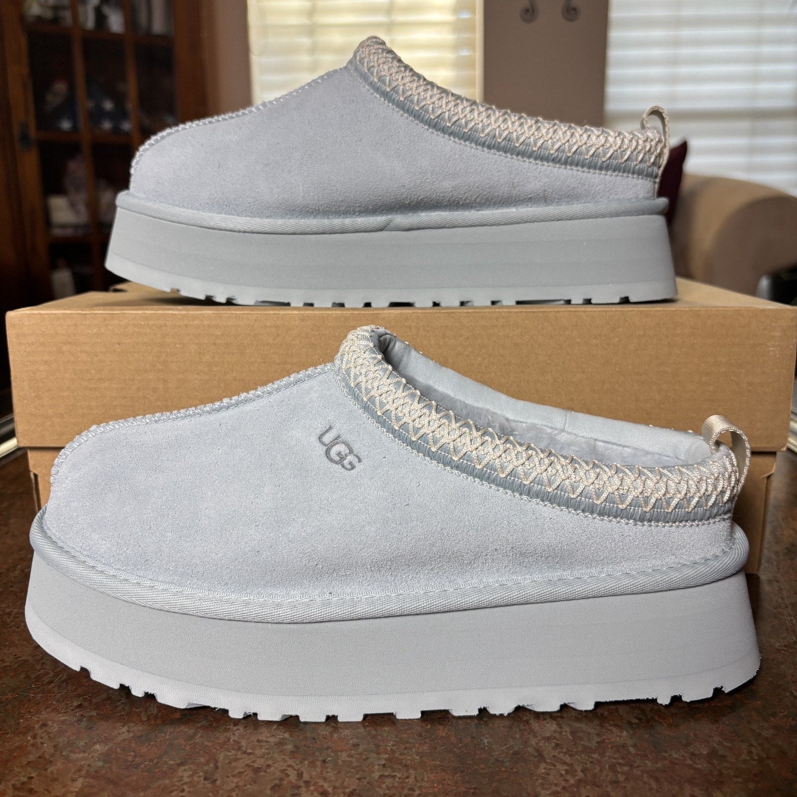 UGG Tazz Slippers Womens Size 8 Seafoam Blue Platform Sheepskin Comfort Warm NEW