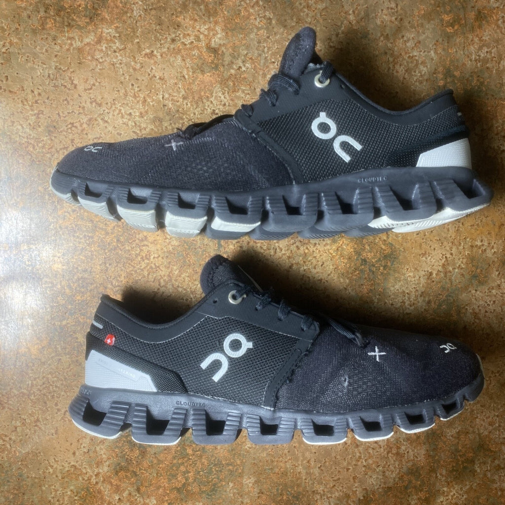 On Cloud X 3 Shoes Women's Size 9.5 Black Athletic Running Walking Gym Sneakers