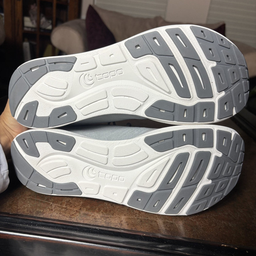Topo Athletic ST 5 Shoes Mens 11.5 Grey White Lightweight Road Running Athletic