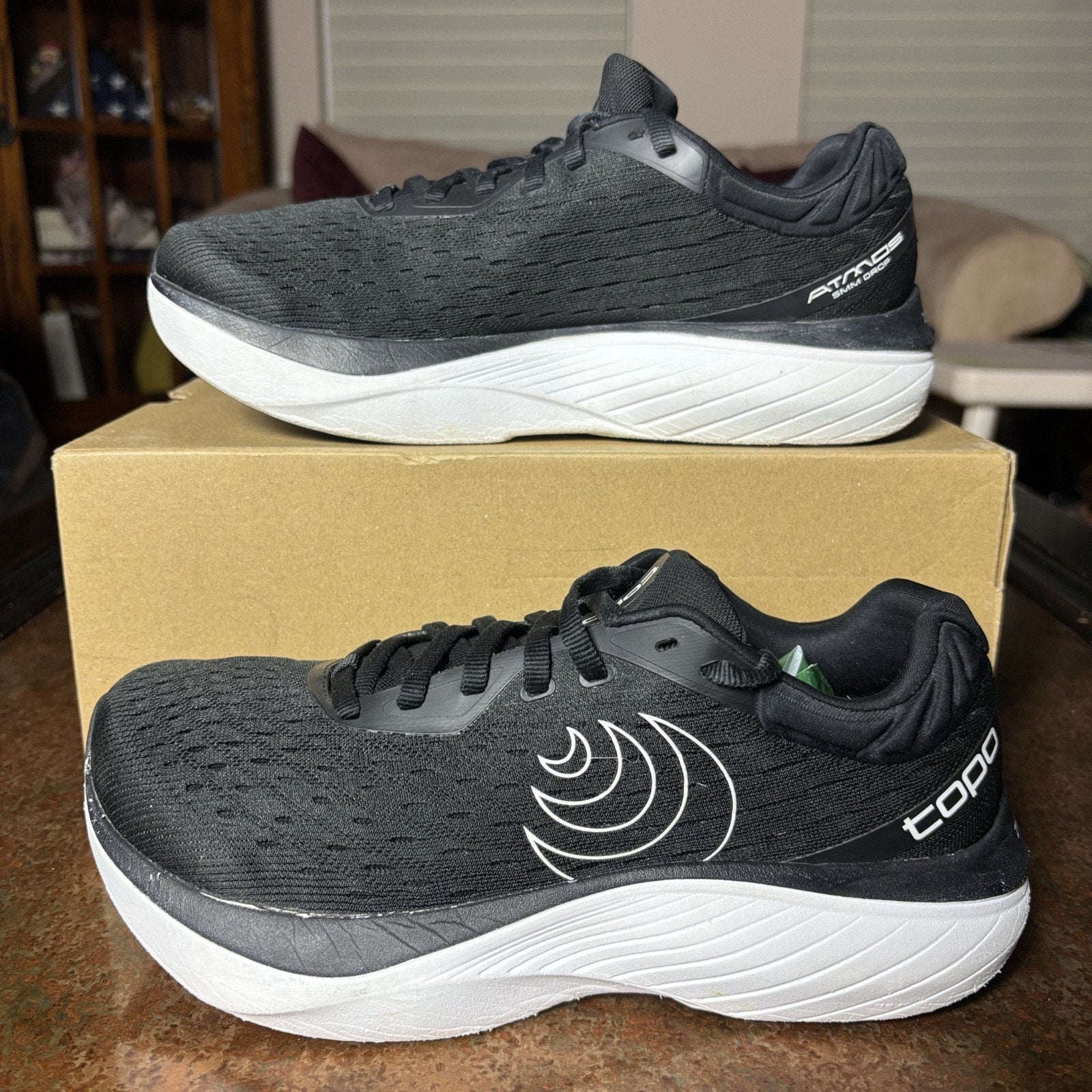 Topo Athletic Atmos Womens Size 9.5 Wide Black White Road Running Athletic Shoes