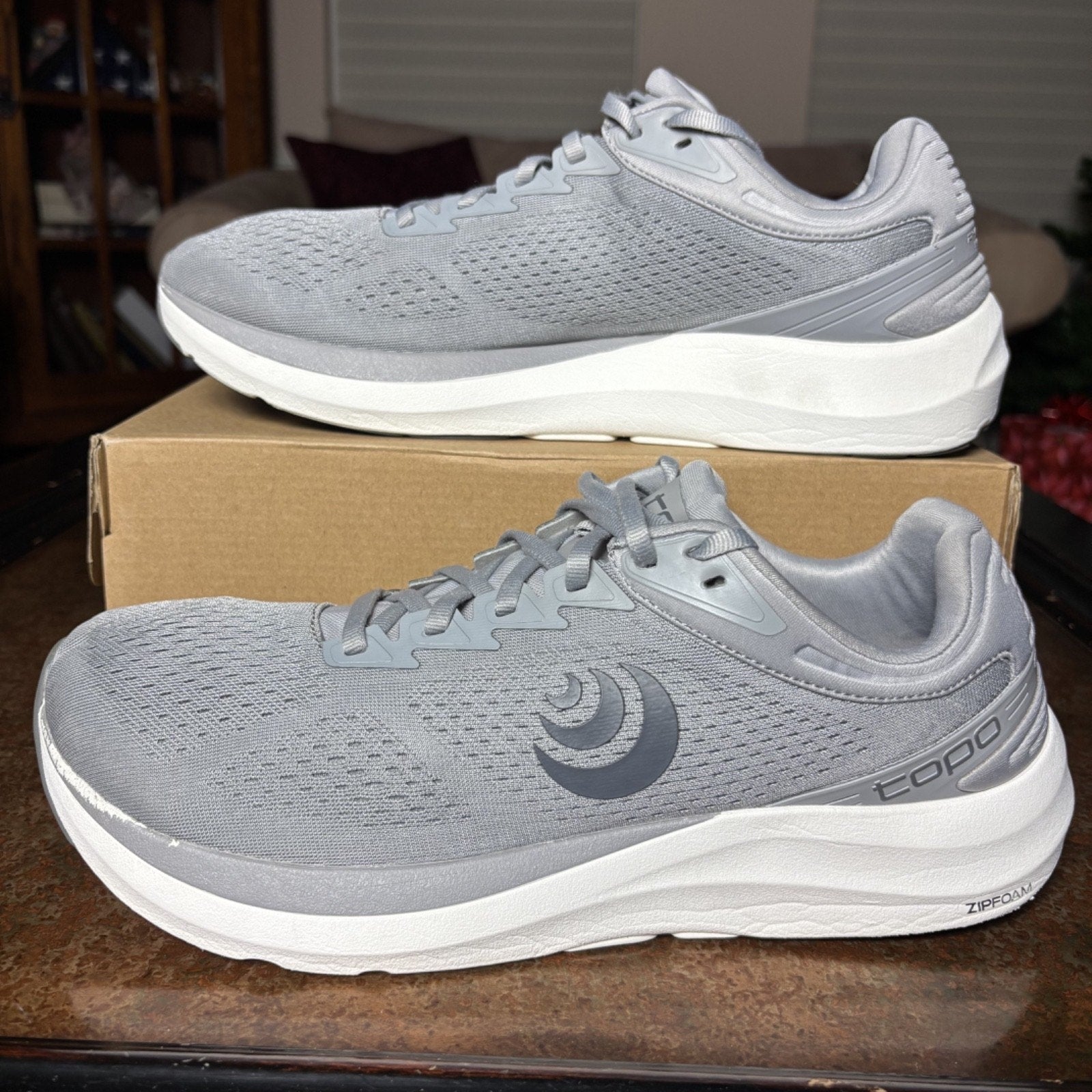 Topo Phantom 3 Shoes Men's Size 12 Grey Road Running Athletic Sneakers 5mm Drop