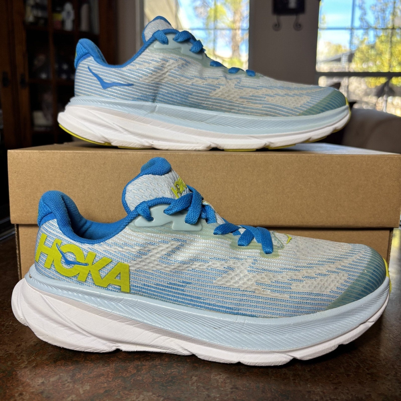 Hoka One One Clifton 9 Shoes Women's Size 7 Blue Athletic Road Running Sneakers