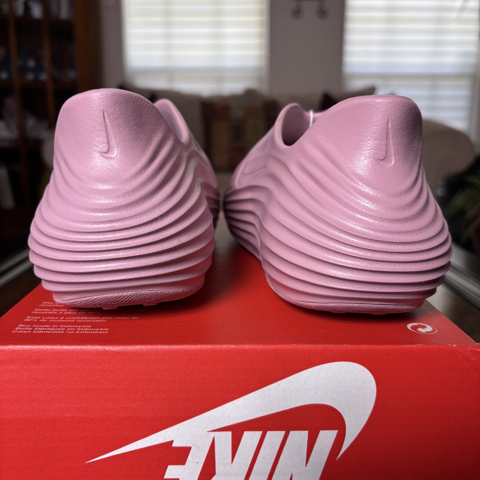 Nike ReactX Rejuven8 Women's Size 6 Pink Sandal Clogs Recovery Comfort Slip-On