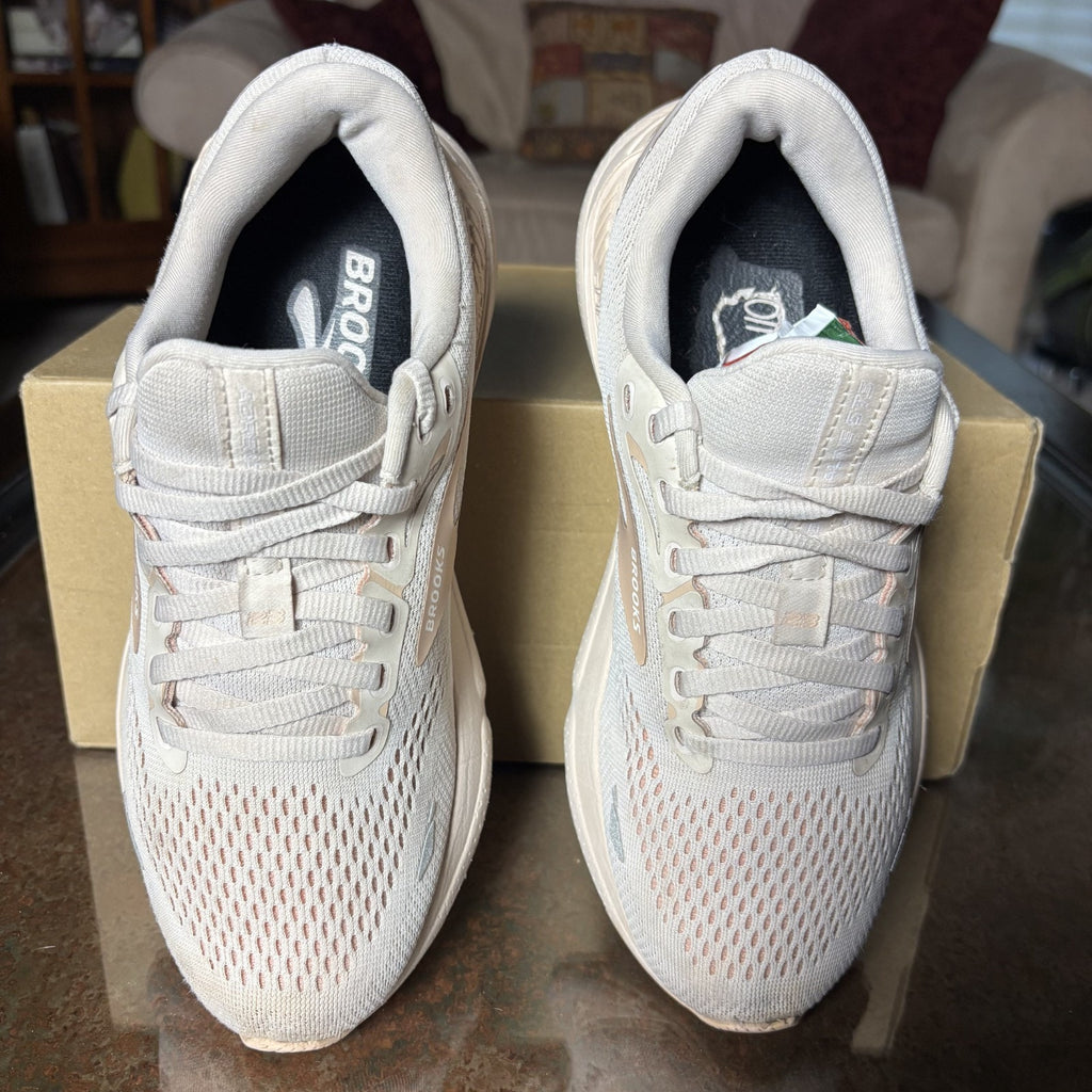 Brooks Adrenaline GTS 23 Shoes Womens Size 7 Beige Road Running Athletic Sneaker