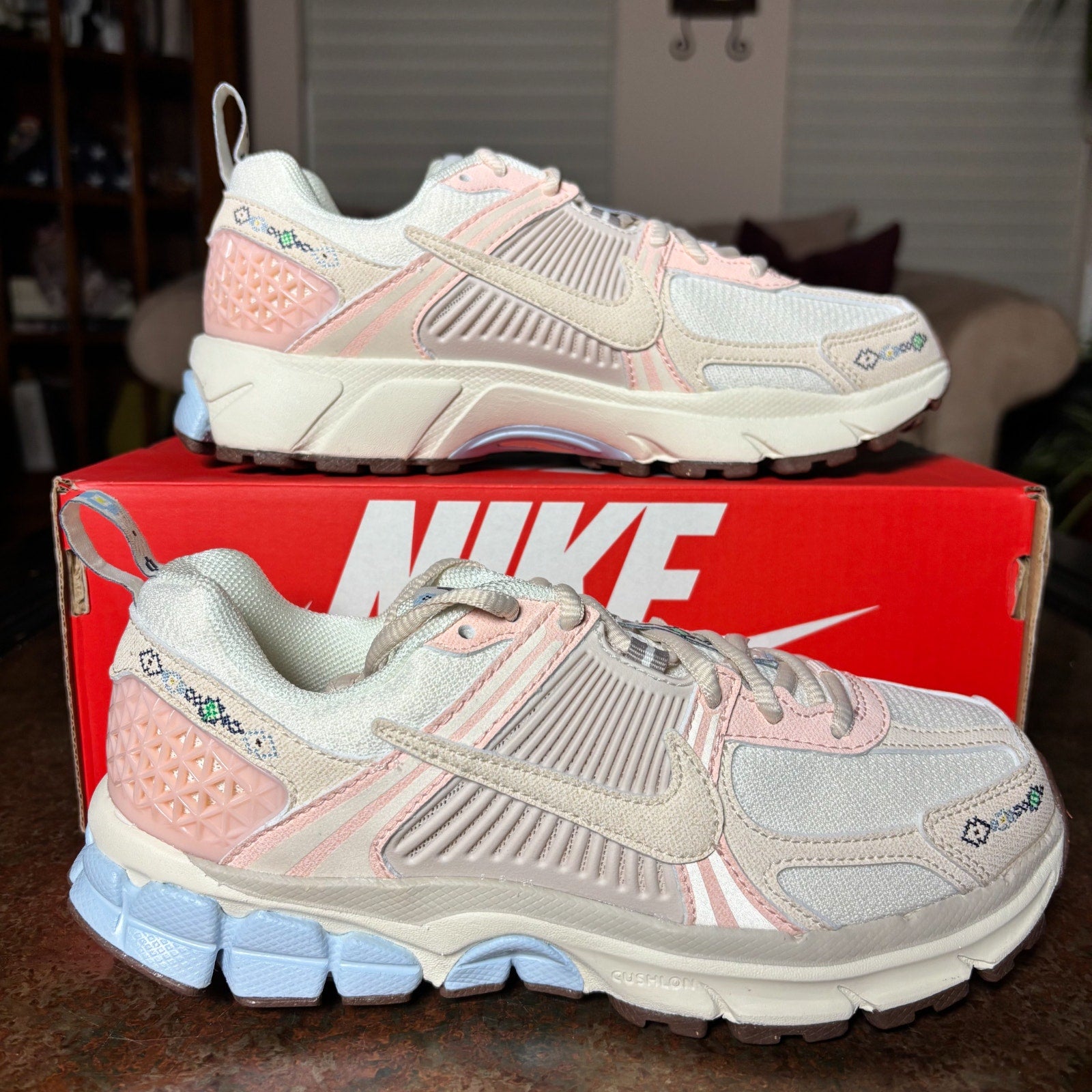 Nike Zoom Vomero 5 Beige Casual Lifestyle Comfort Shoes Sneakers Women's Sizes
