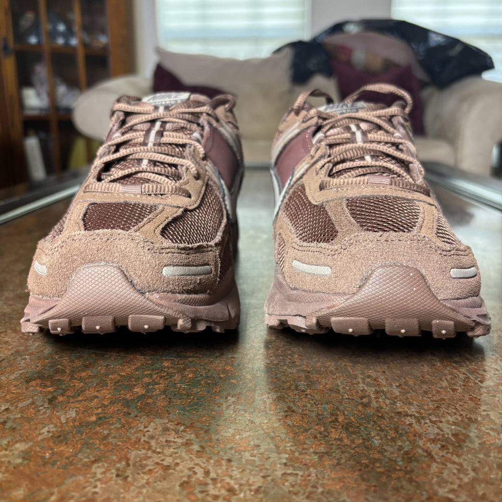 Nike Zoom Vomero 5 Shoes Mens Size 10.5 Brown Athletic Running Comfort Sneakers